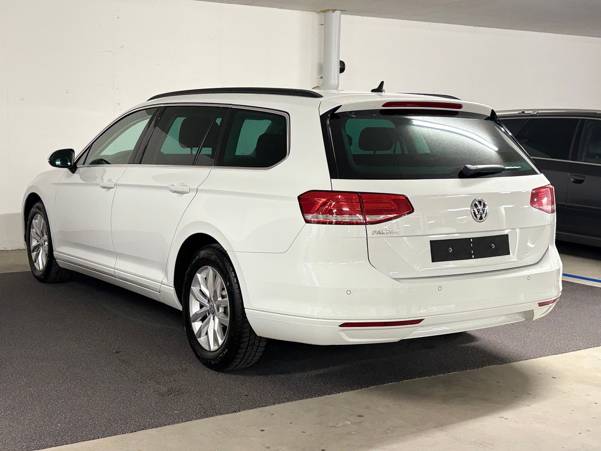 VW Passat Variant 2.0 TDI BMT Trendline DSG Frisch ab MFK (04.2026)-image-5