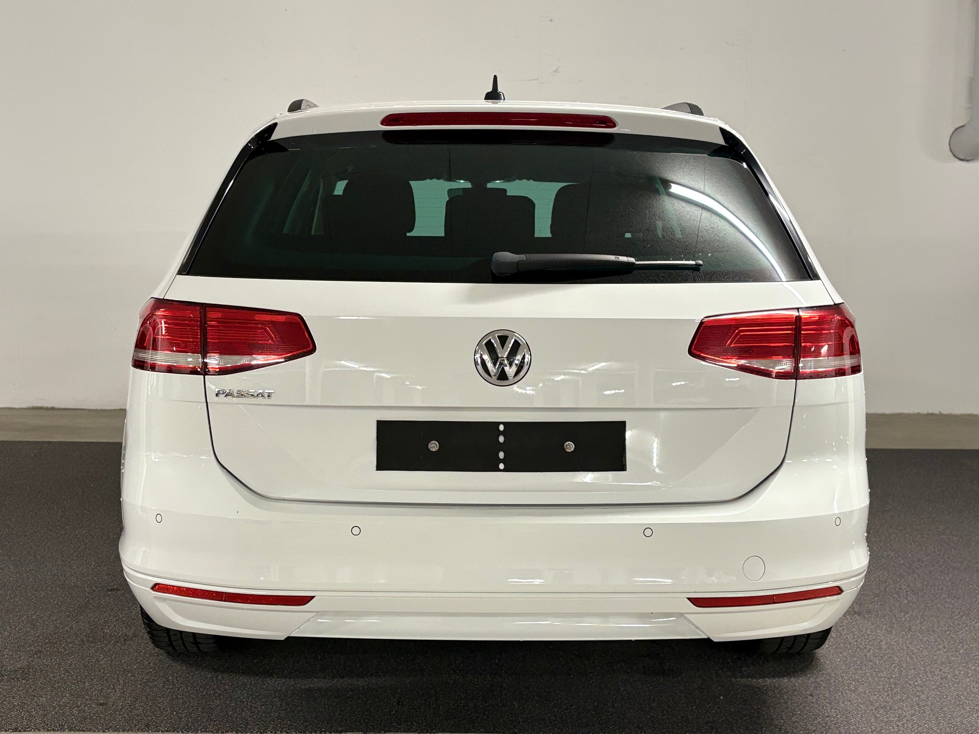 VW Passat Variant 2.0 TDI BMT Trendline DSG Frisch ab MFK (04.2026)-image-6