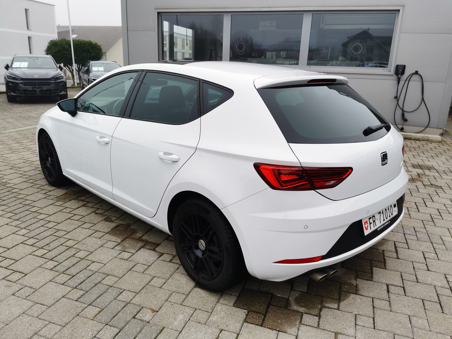 SEAT Leon-image-1