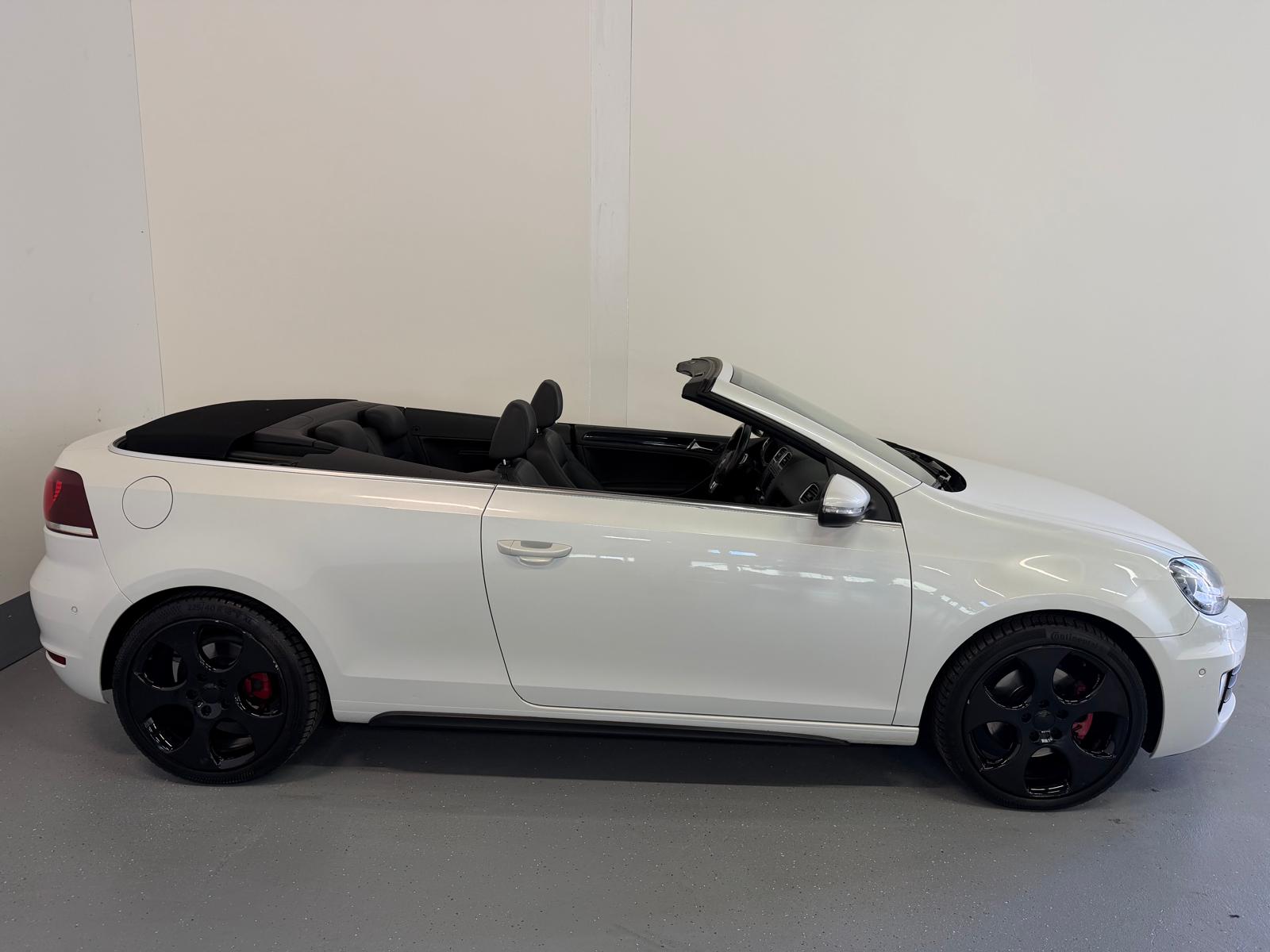 VW Golf Cabrio 2.0 TSI GTI DSG-image-4