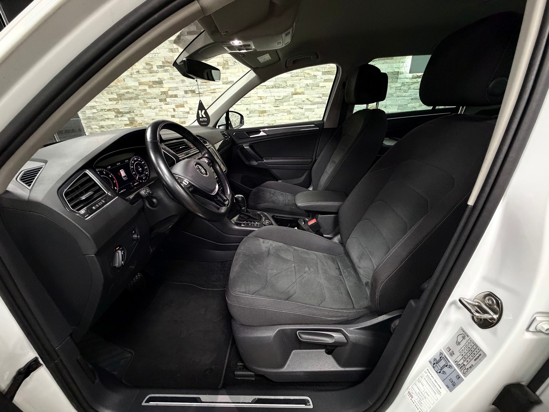 VW Tiguan 2.0TSI Highline 4Motion DSG-image-11
