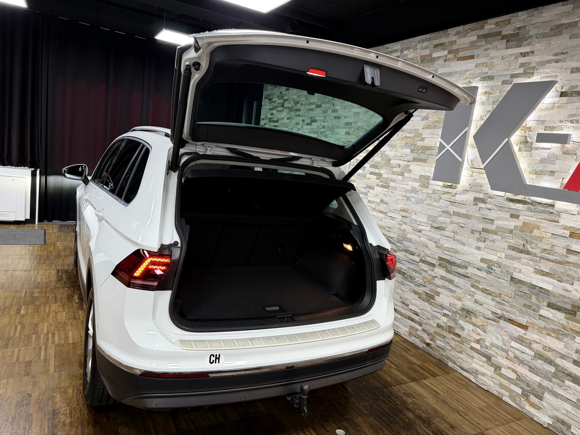 VW Tiguan 2.0TSI Highline 4Motion DSG-image-28