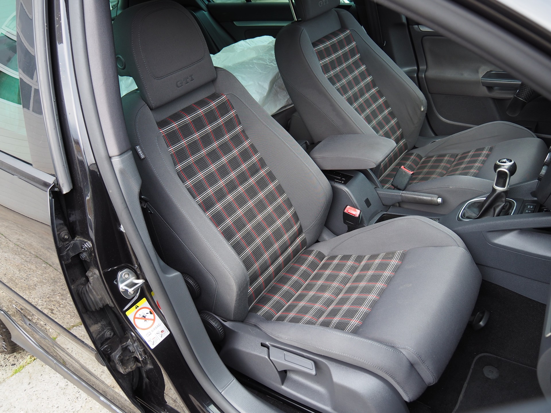 VW Golf 2.0 TFSI GTI-image-15