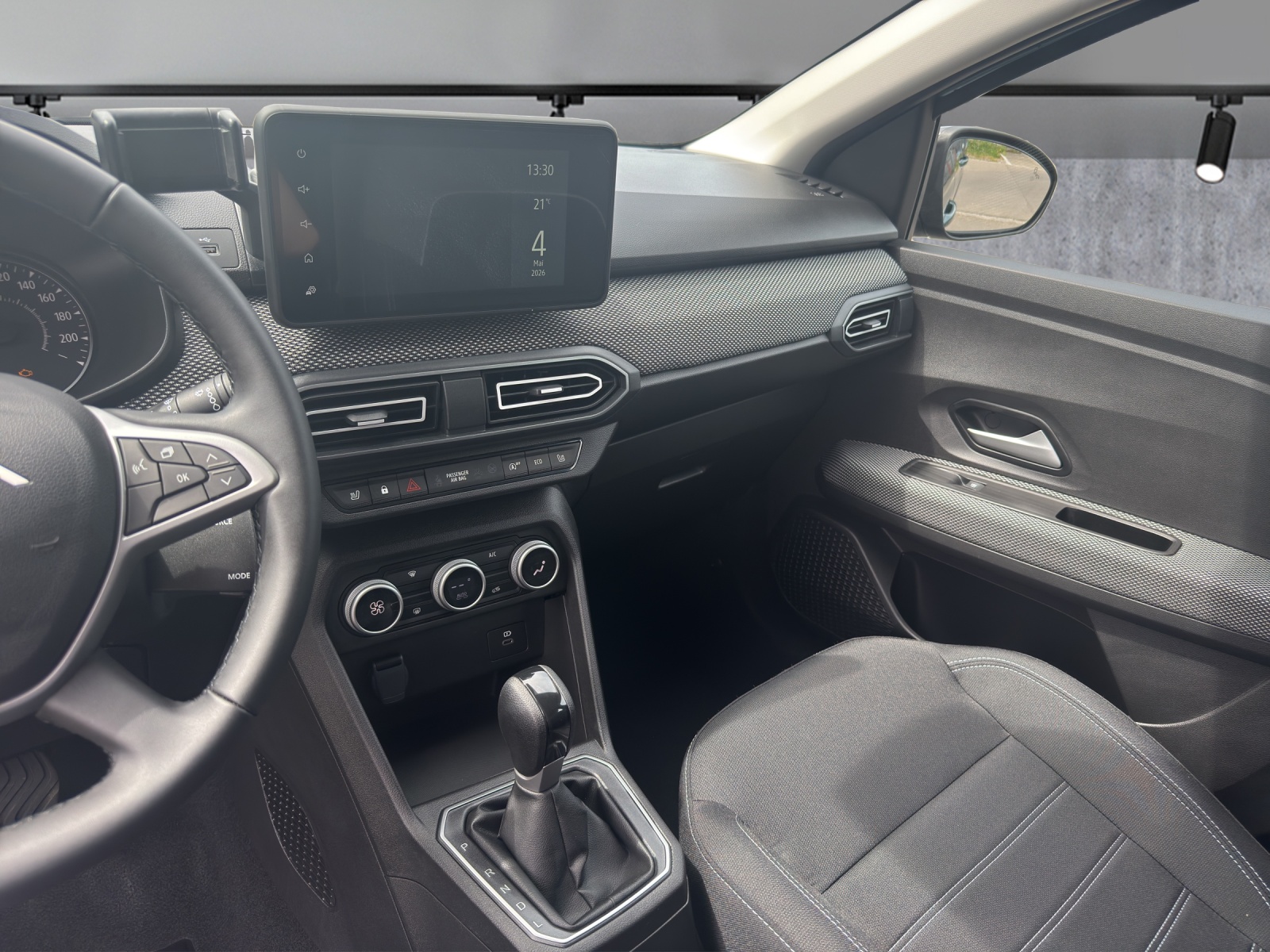 DACIA Sandero TCe 90 Journey CVT-image-8