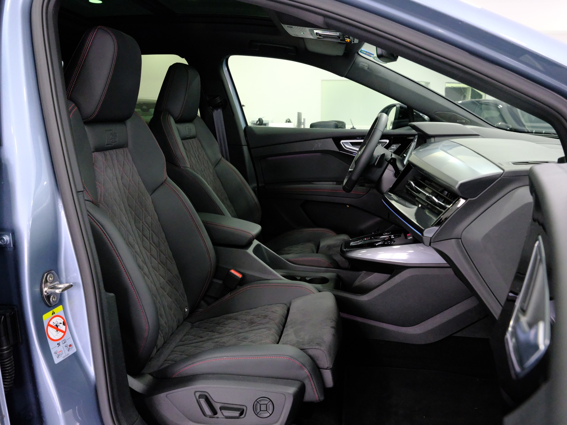AUDI Q4 Sportback e-tron 45 quattro-image-23