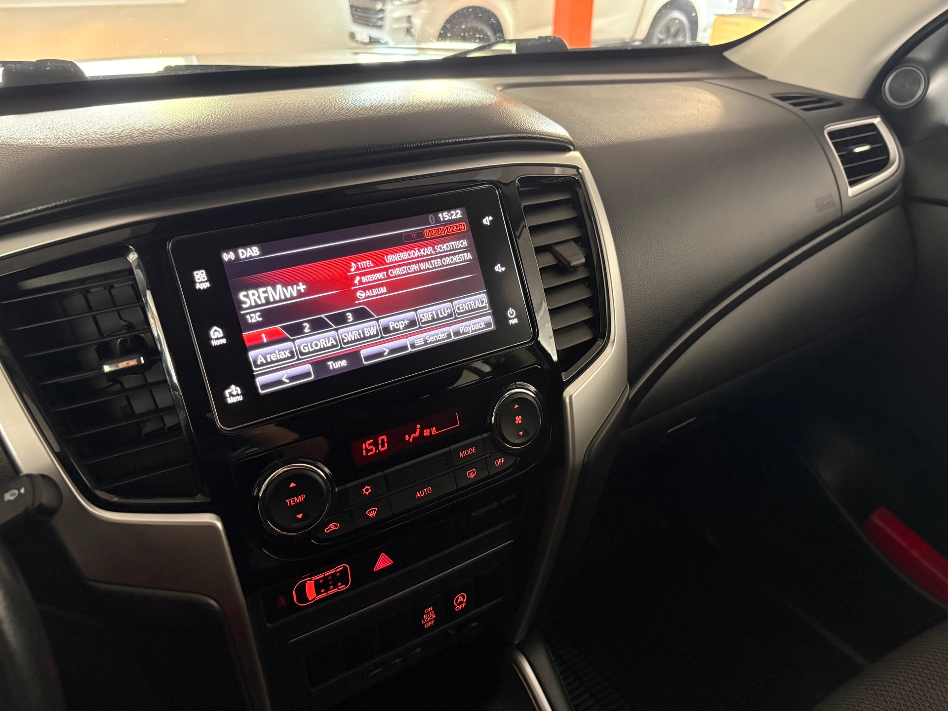 MITSUBISHI L 200 2.2 Style Double Cab Automat-image-12