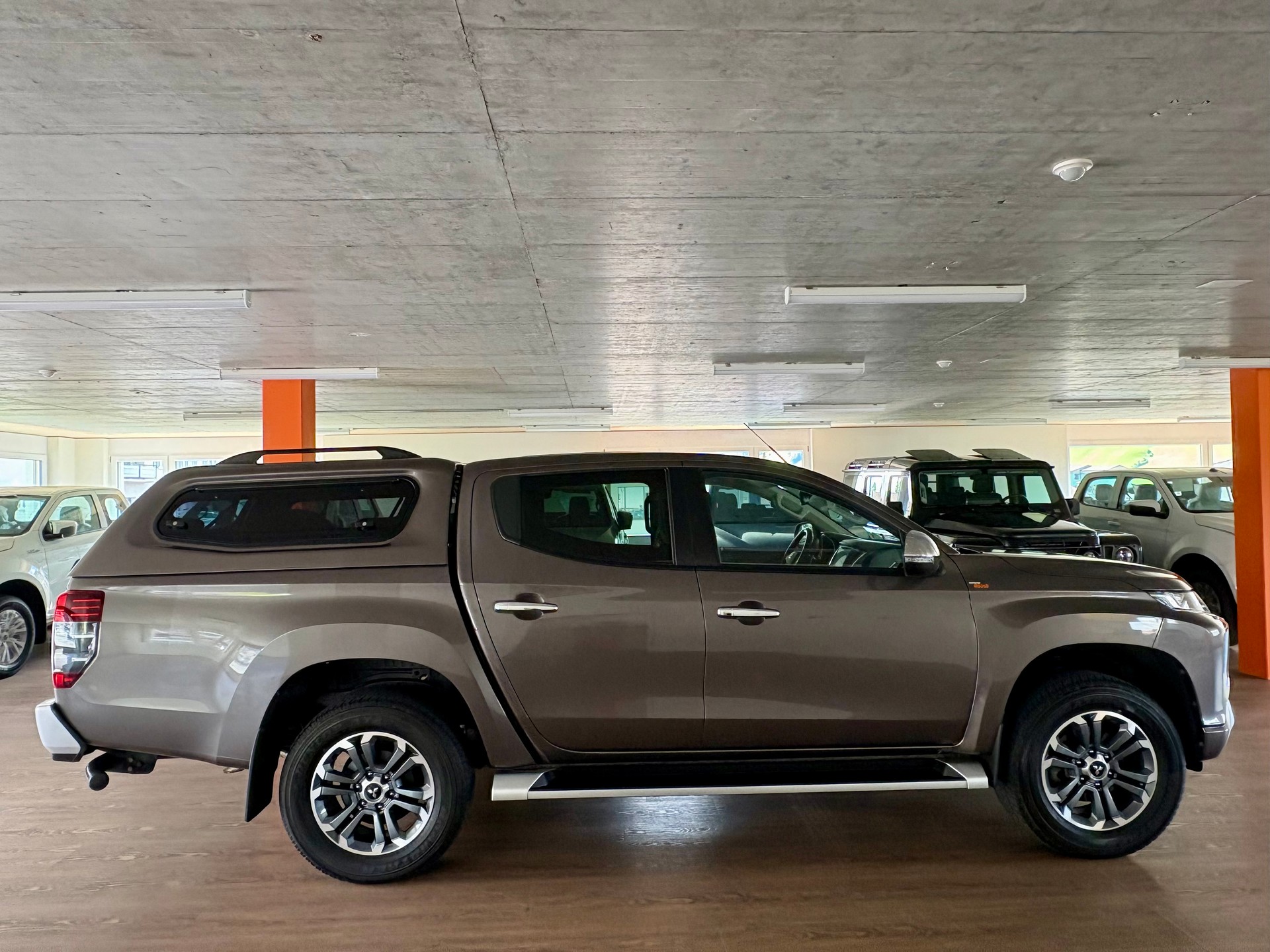 MITSUBISHI L 200 2.2 Style Double Cab Automat-image-5