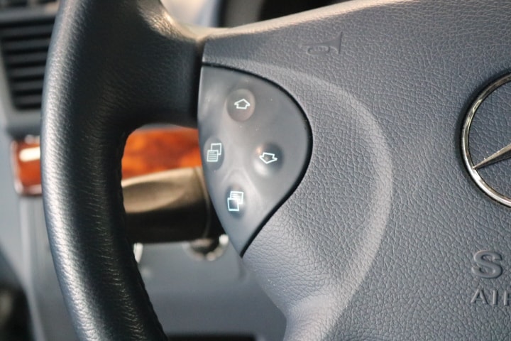 MERCEDES-BENZ E 320 Elégance Automatic-image-26
