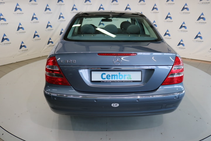 MERCEDES-BENZ E 320 Elégance Automatic-image-12
