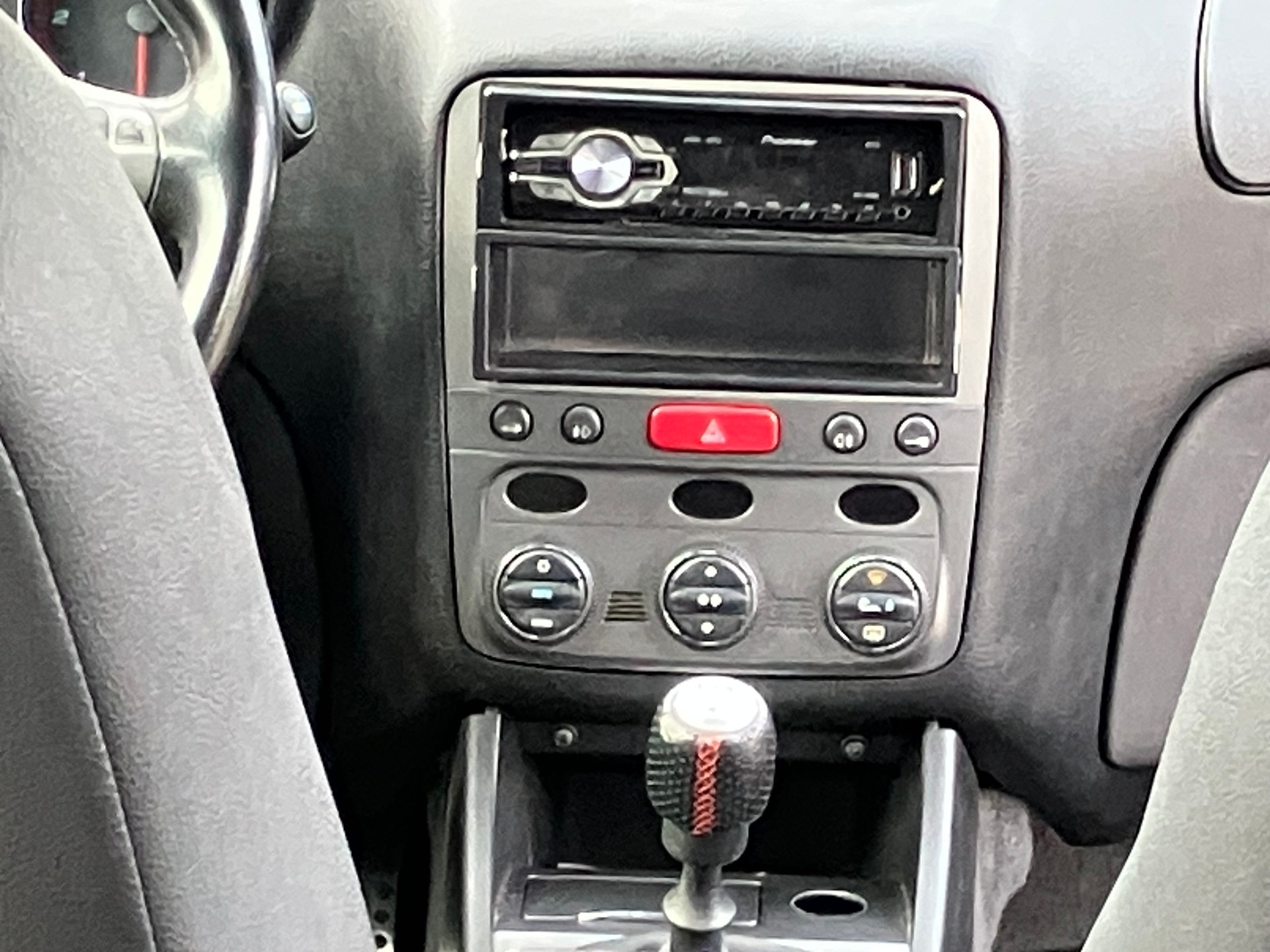 ALFA ROMEO 147 1.9 16V JTD Sport TI-image-7