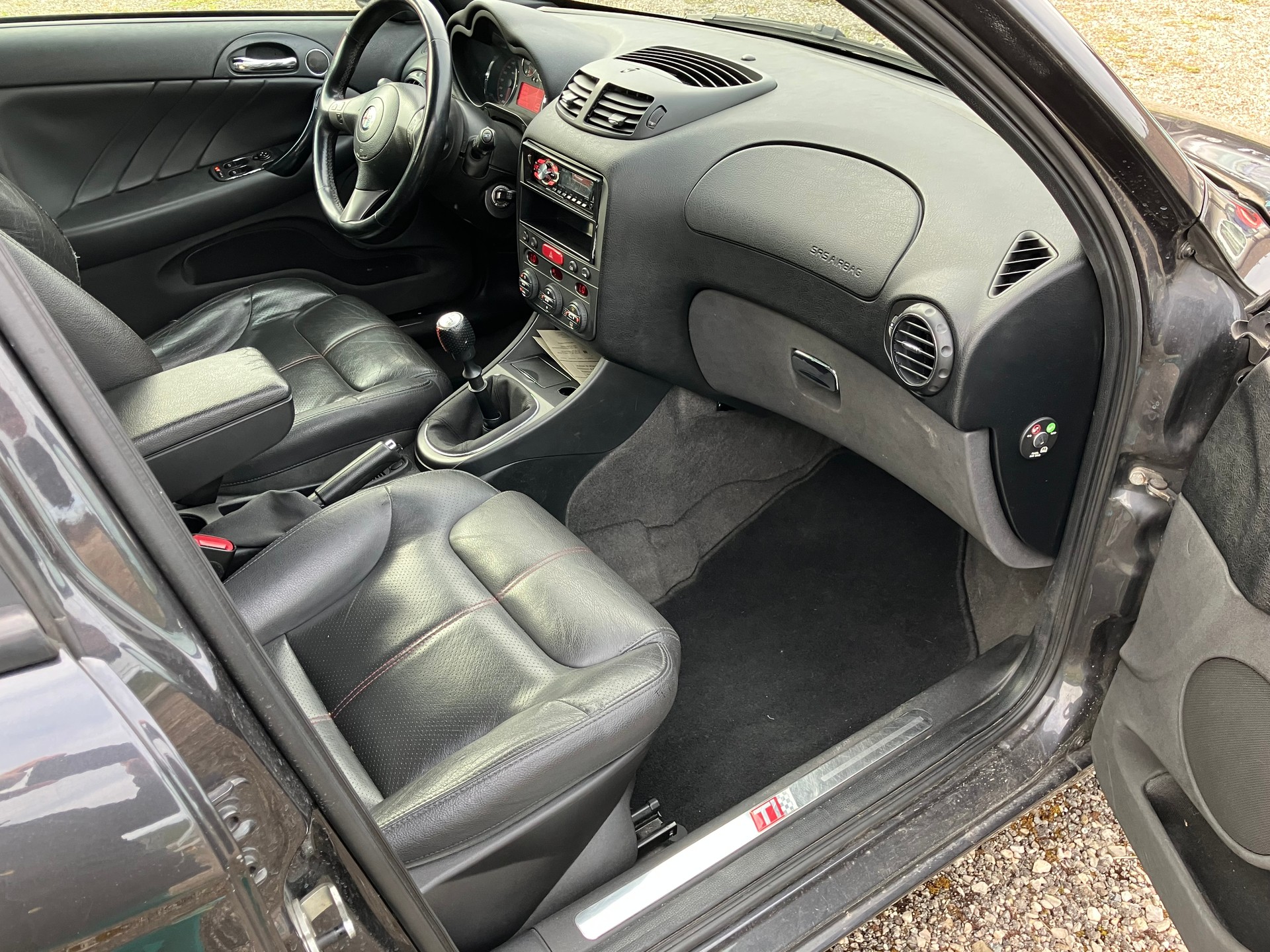 ALFA ROMEO 147 1.9 16V JTD Sport TI-image-5