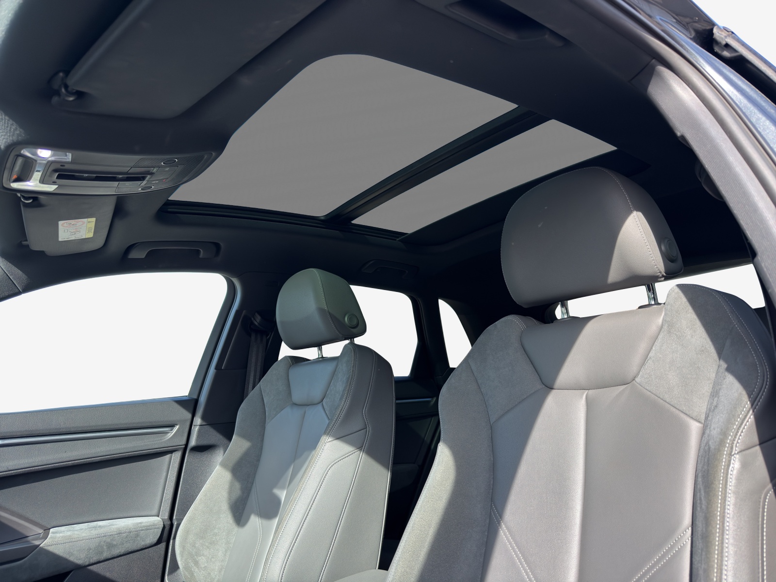 AUDI Q3 40 TFSI S line quattro S-tronic-image-14