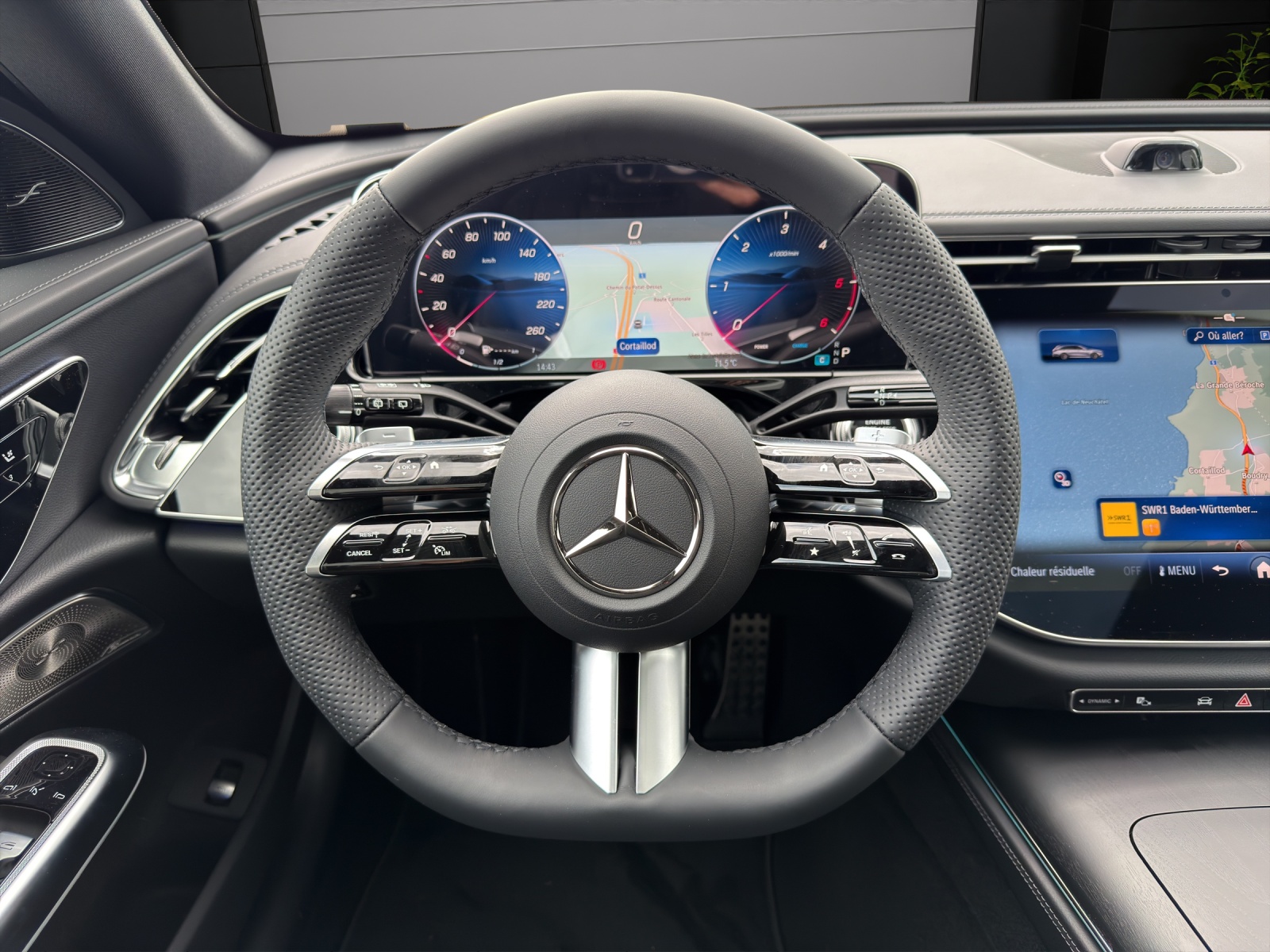 MERCEDES-BENZ E 450 d T 4Matic 9G-Tronic-image-11