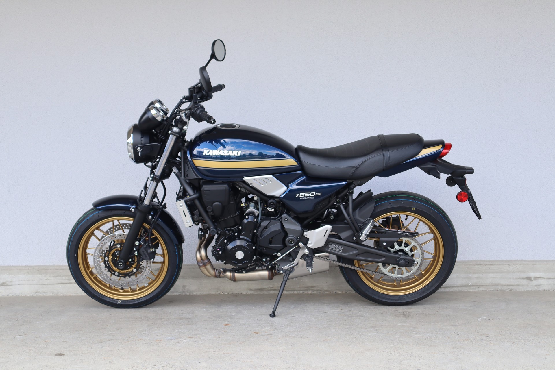 KAWASAKI Z 650 RS-image-3