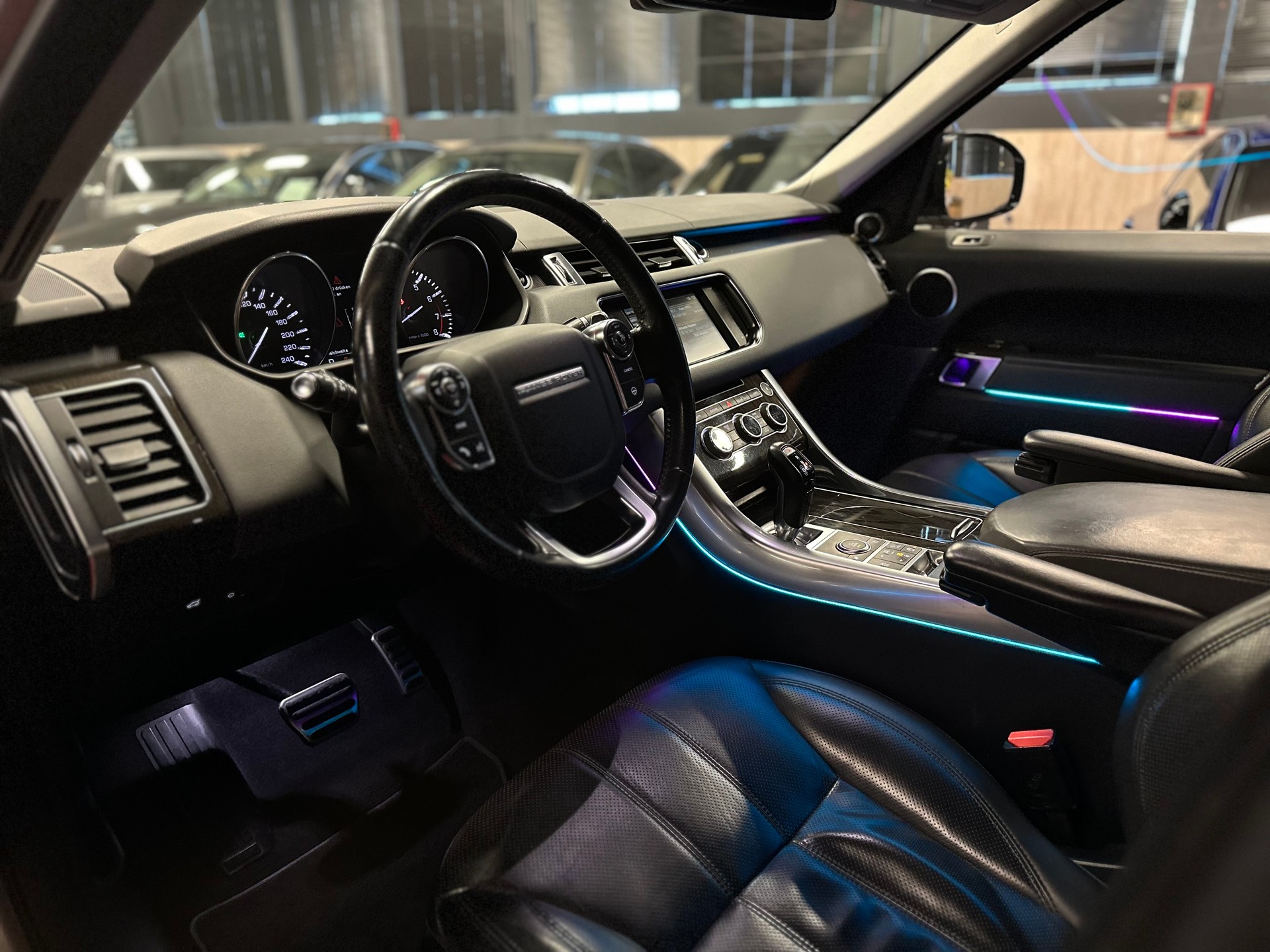 LAND ROVER Range Rover Sport 5.0 V8 SC HSE Dynamic / ** Frisch ab MFK & Service 2026 **-image-12