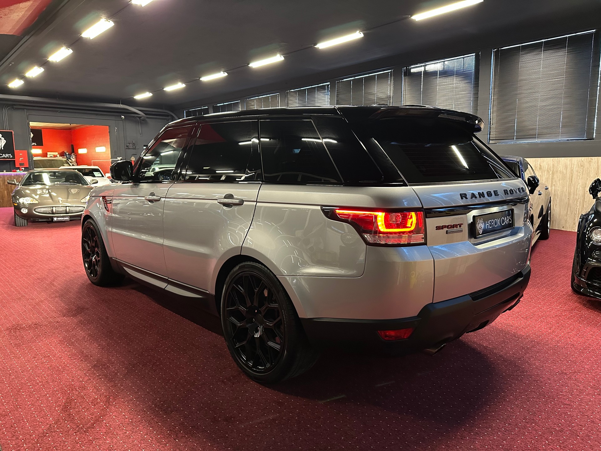 LAND ROVER Range Rover Sport 5.0 V8 SC HSE Dynamic / ** Frisch ab MFK & Service 2026 **-image-10