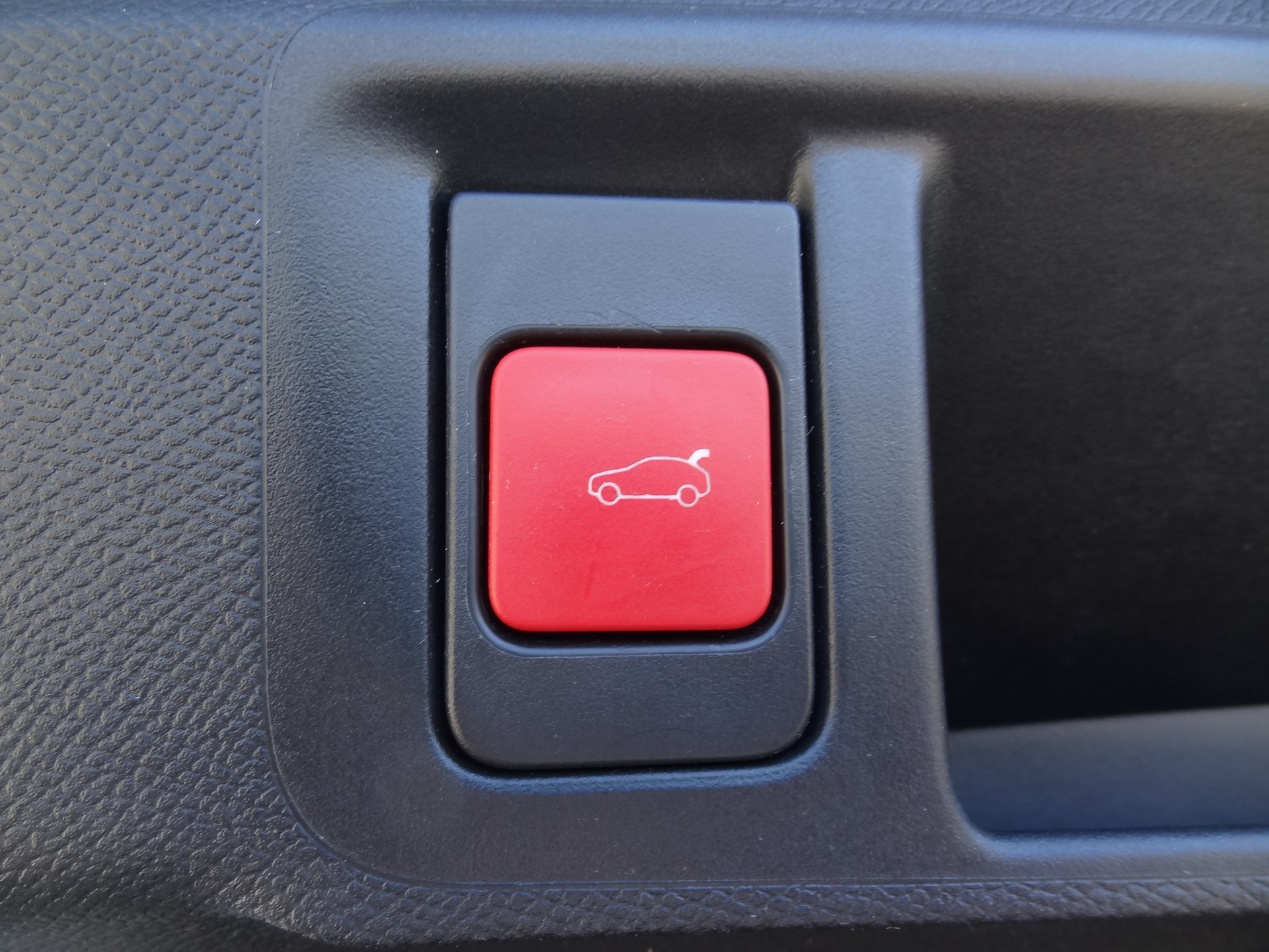 OPEL Astra Sports Tourer 1.6 PHEV Turbo Swiss Automatic-image-14