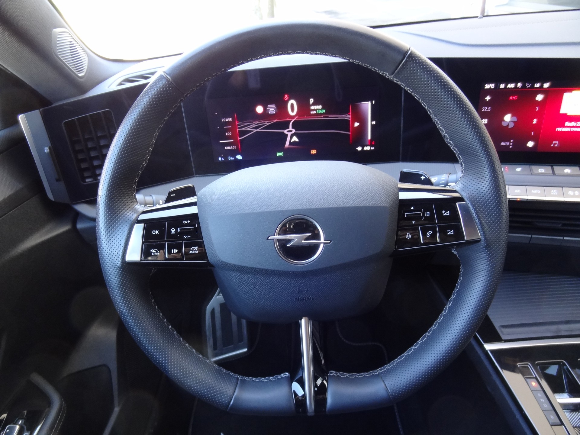 OPEL Astra Sports Tourer 1.6 PHEV Turbo Swiss Automatic-image-17