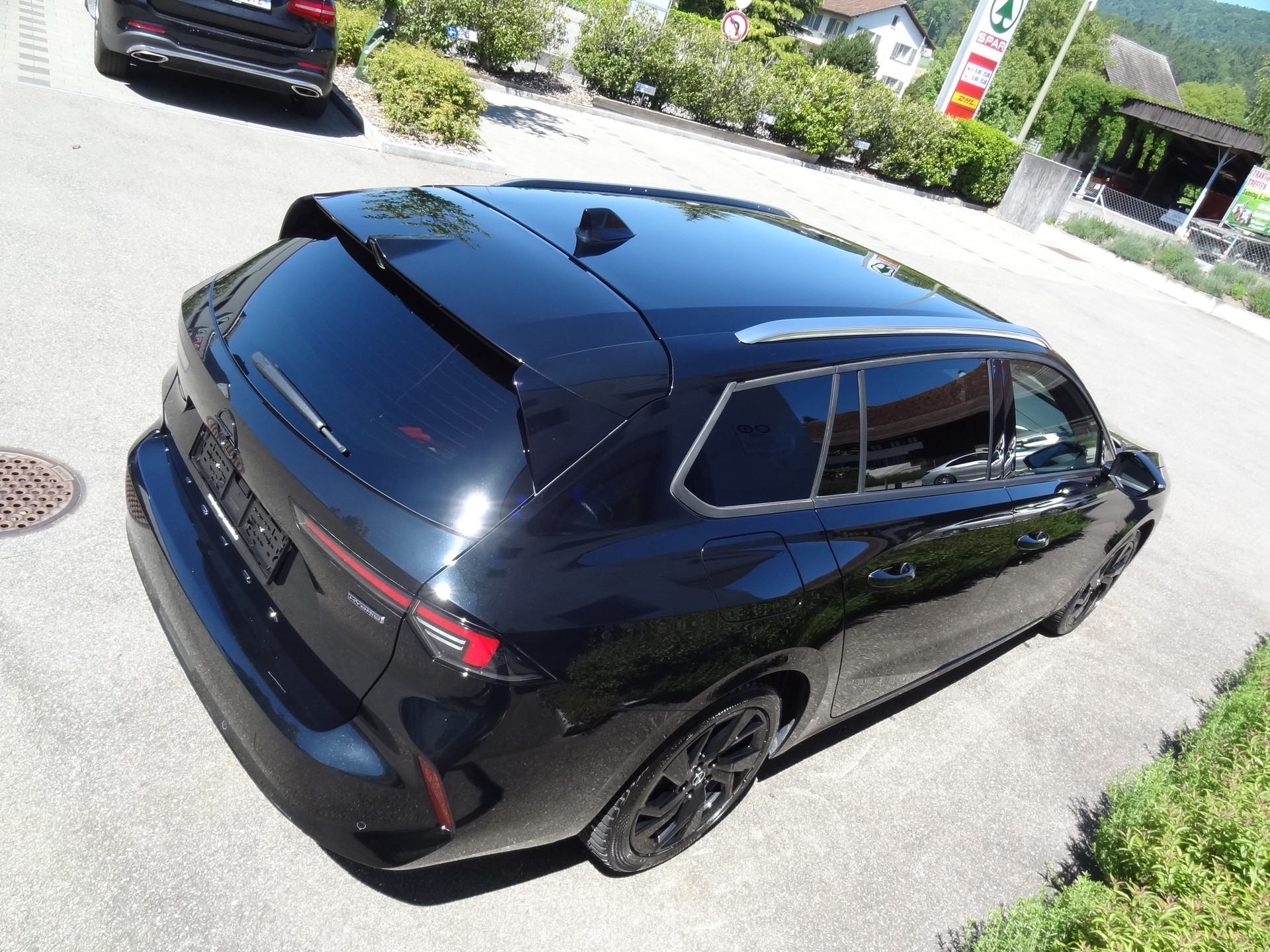 OPEL Astra Sports Tourer 1.6 PHEV Turbo Swiss Automatic-image-4