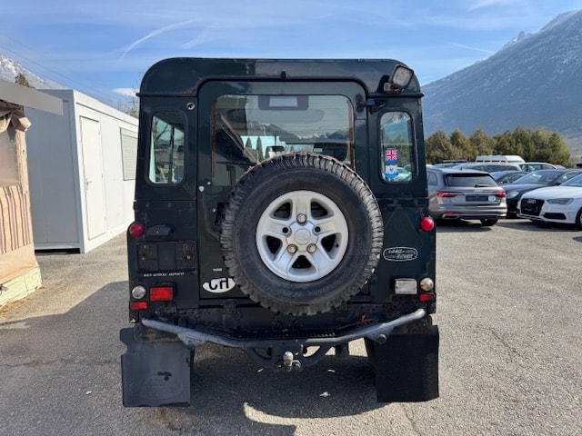 LAND ROVER Defender 90 SW 2.5 TDi-image-12