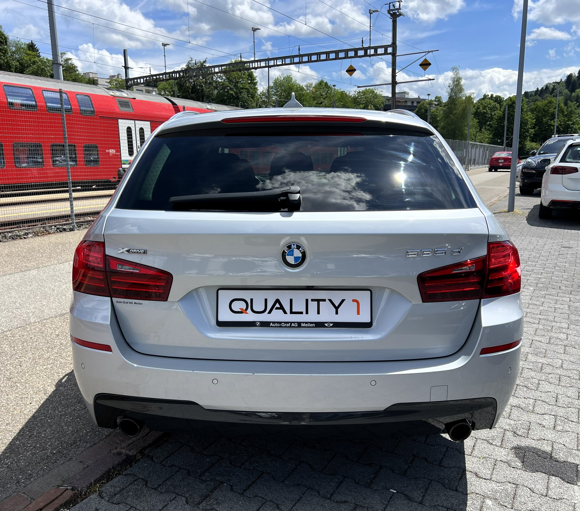 BMW 535d Touring xDrive Steptronic-showroom-element-3