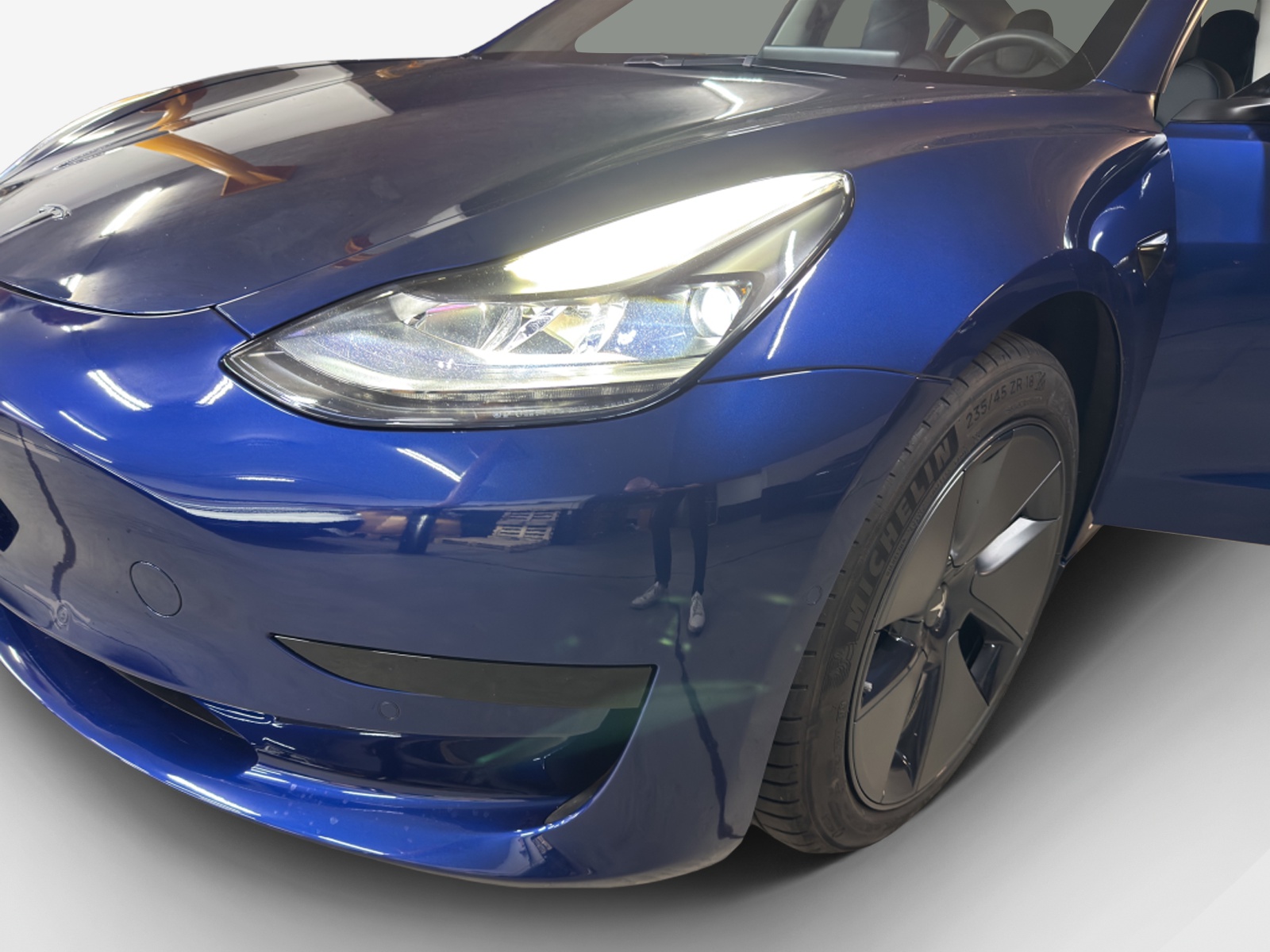TESLA Model 3-image-15