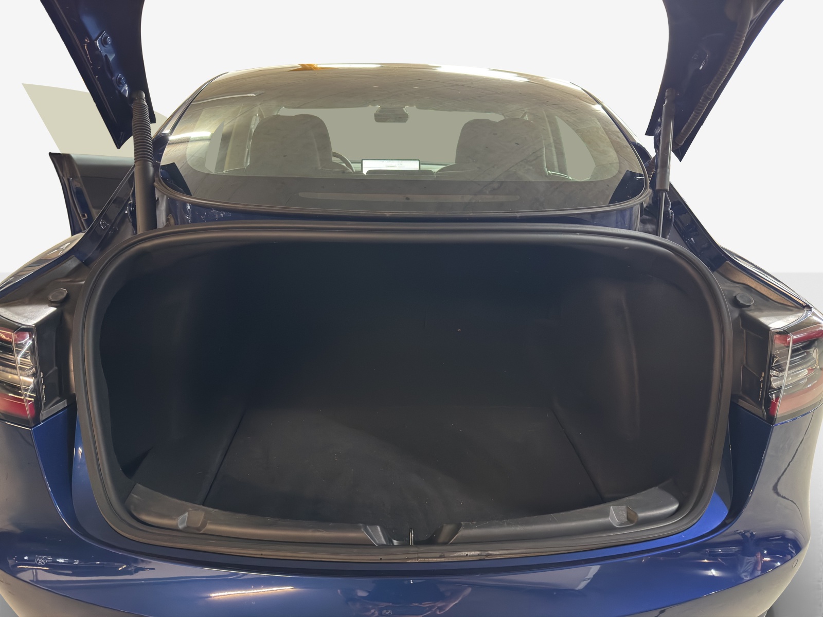 TESLA Model 3-image-12