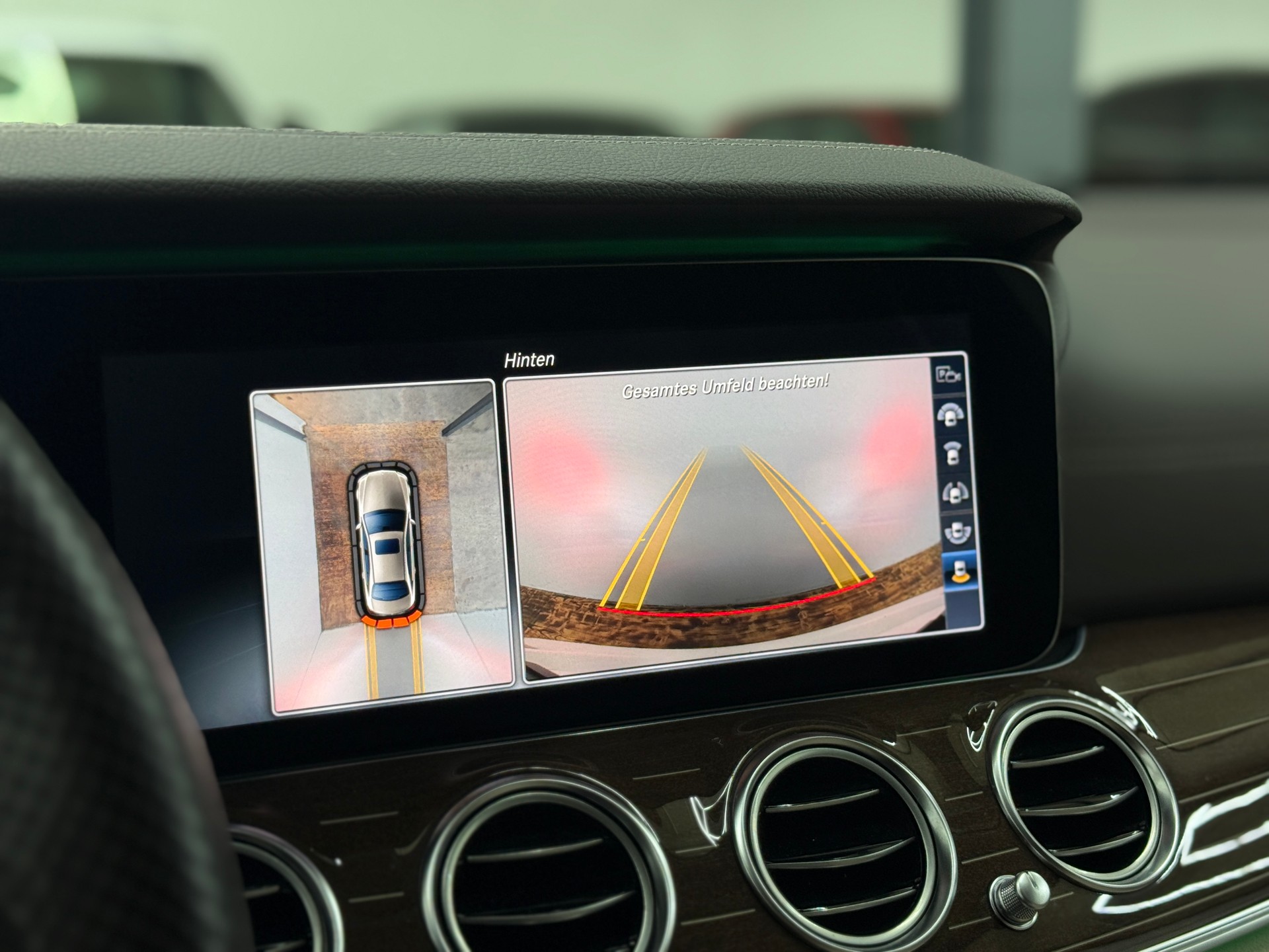 MERCEDES-BENZ E 400 Avantgarde 4Matic 9G-Tronic-image-28