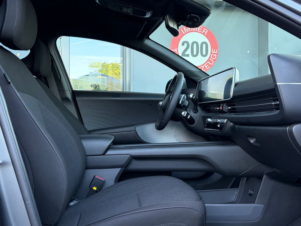 HYUNDAI Ioniq 6 77kWh Amplia-image-9
