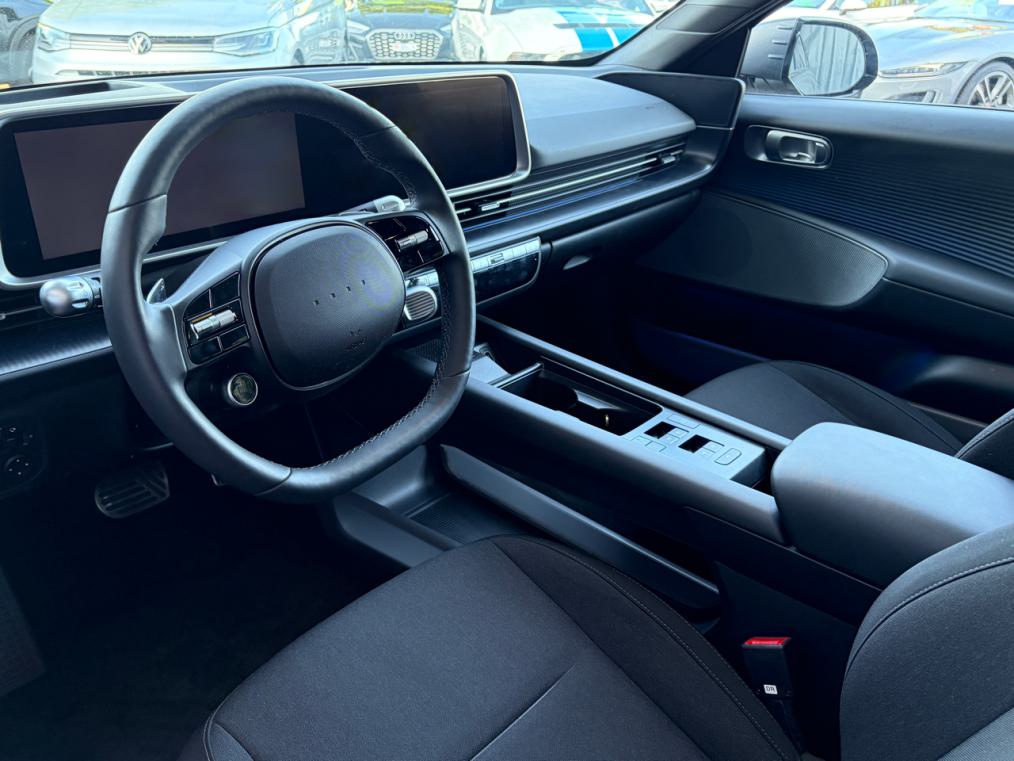 HYUNDAI Ioniq 6 77kWh Amplia-showroom-element-3