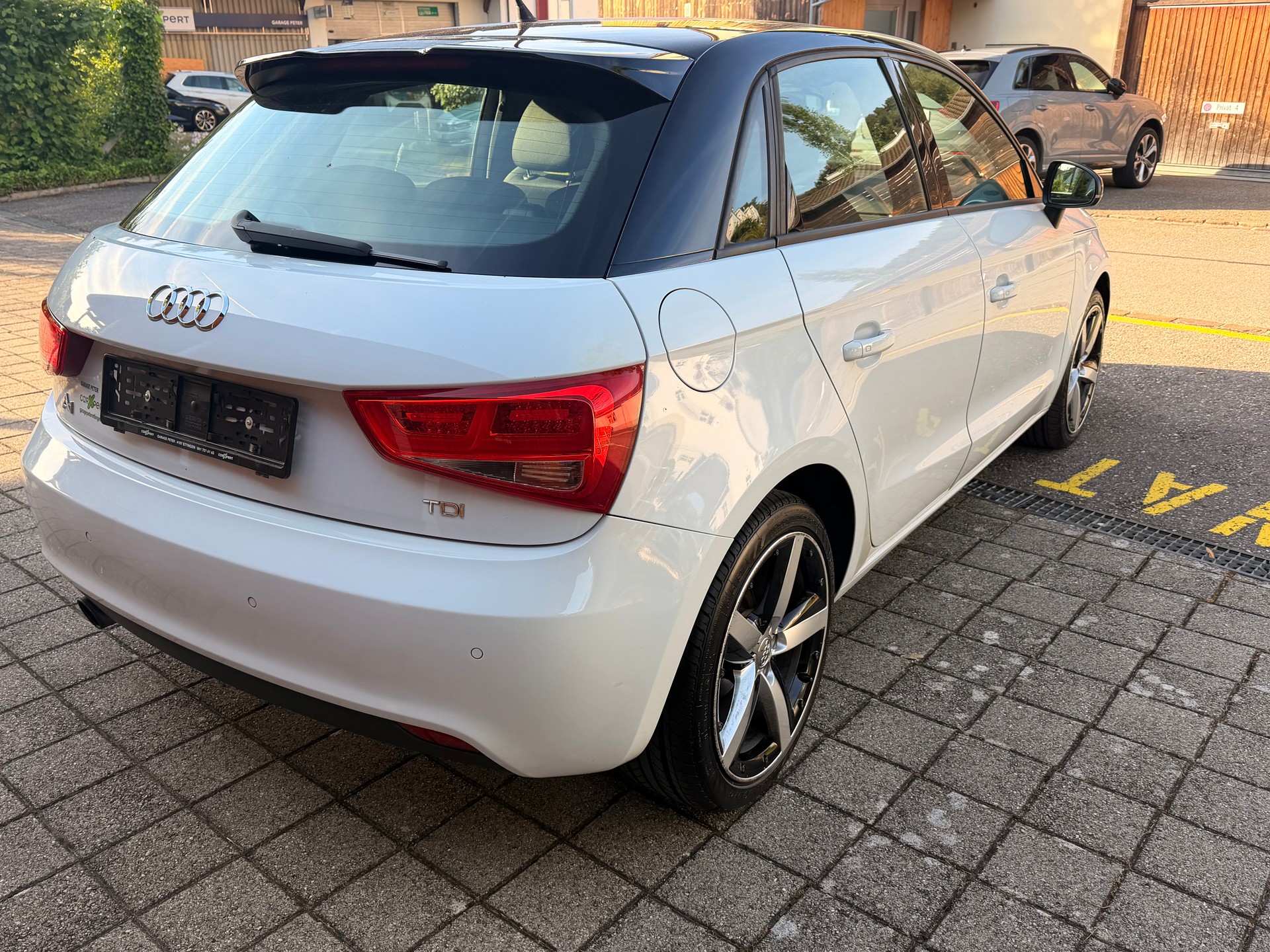 AUDI A1 Sportback 1.6 TDI Attraction-showroom-element-2