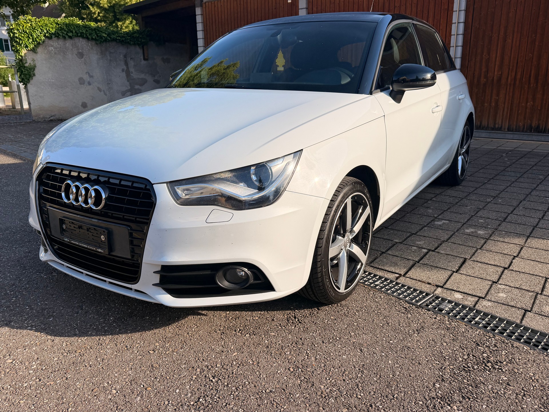 AUDI A1 Sportback 1.6 TDI Attraction-image-8