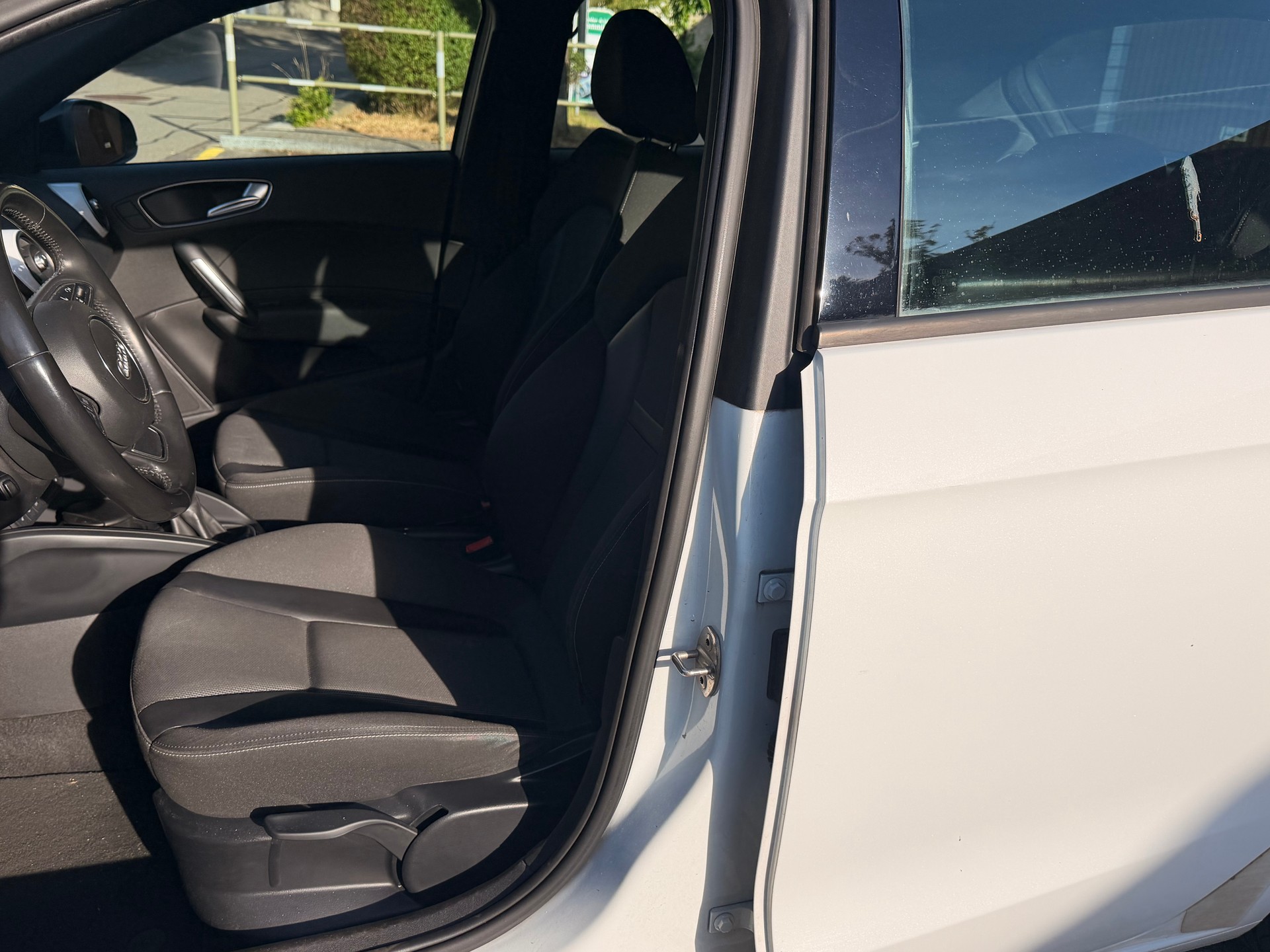 AUDI A1 Sportback 1.6 TDI Attraction-showroom-element-3