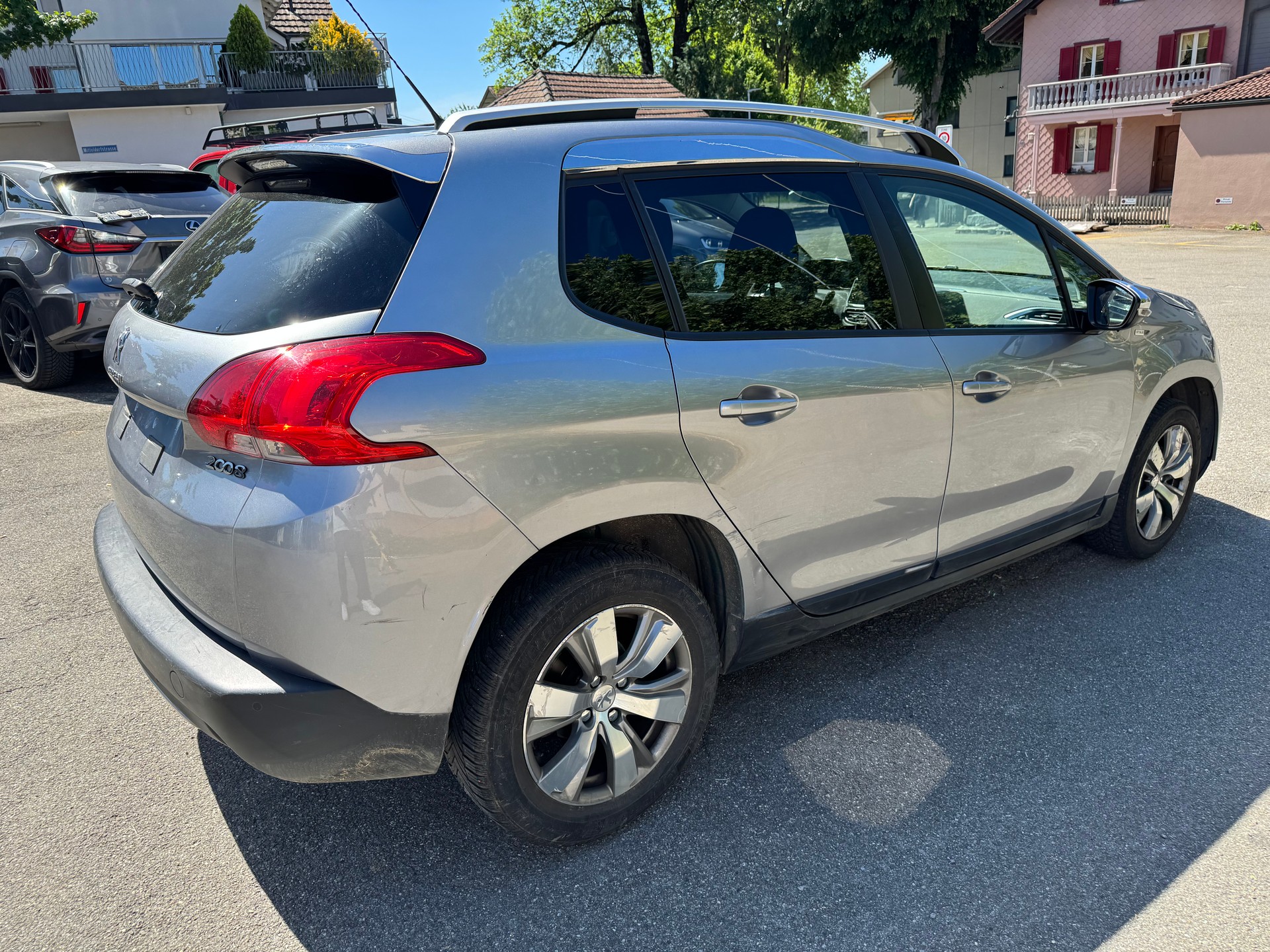 PEUGEOT 2008 1.2 VTI Style-image-4