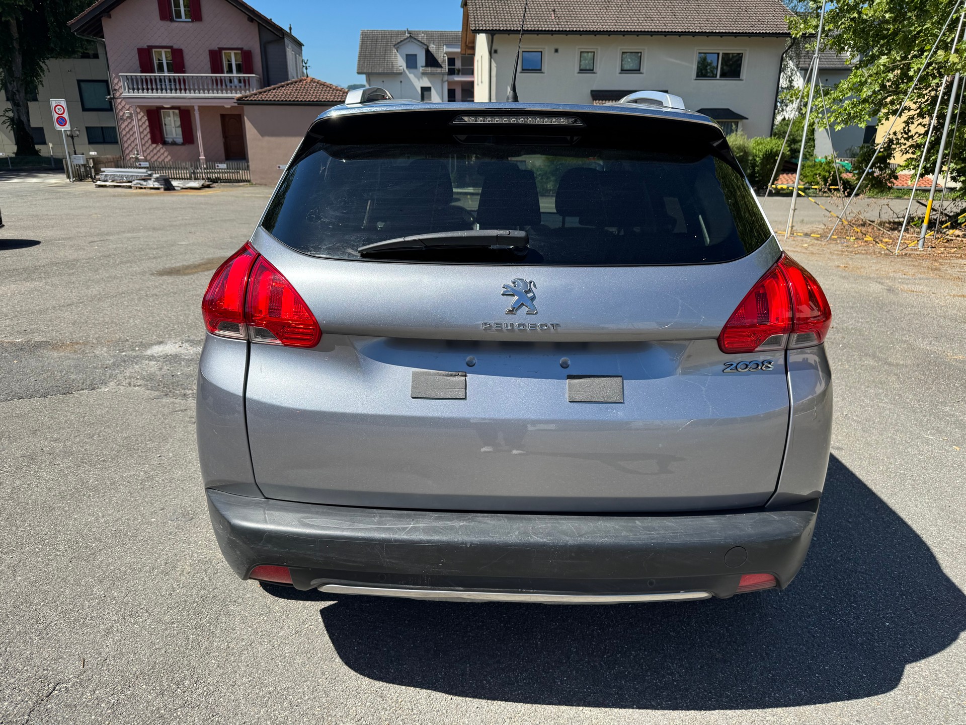 PEUGEOT 2008 1.2 VTI Style-image-2