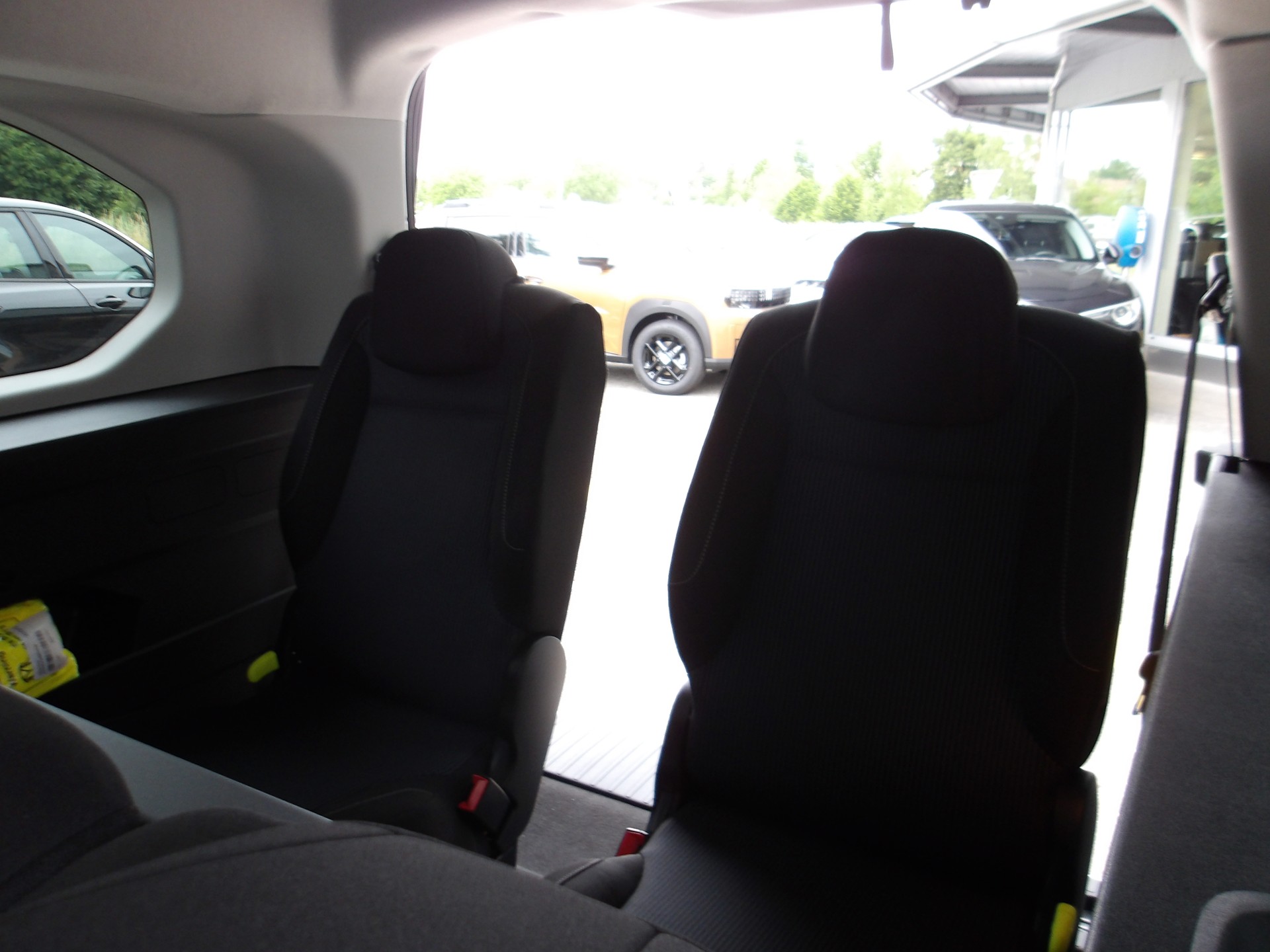FIAT Qubo L 1.5 TD La Prima 130 PS 7 Plätze-image-11