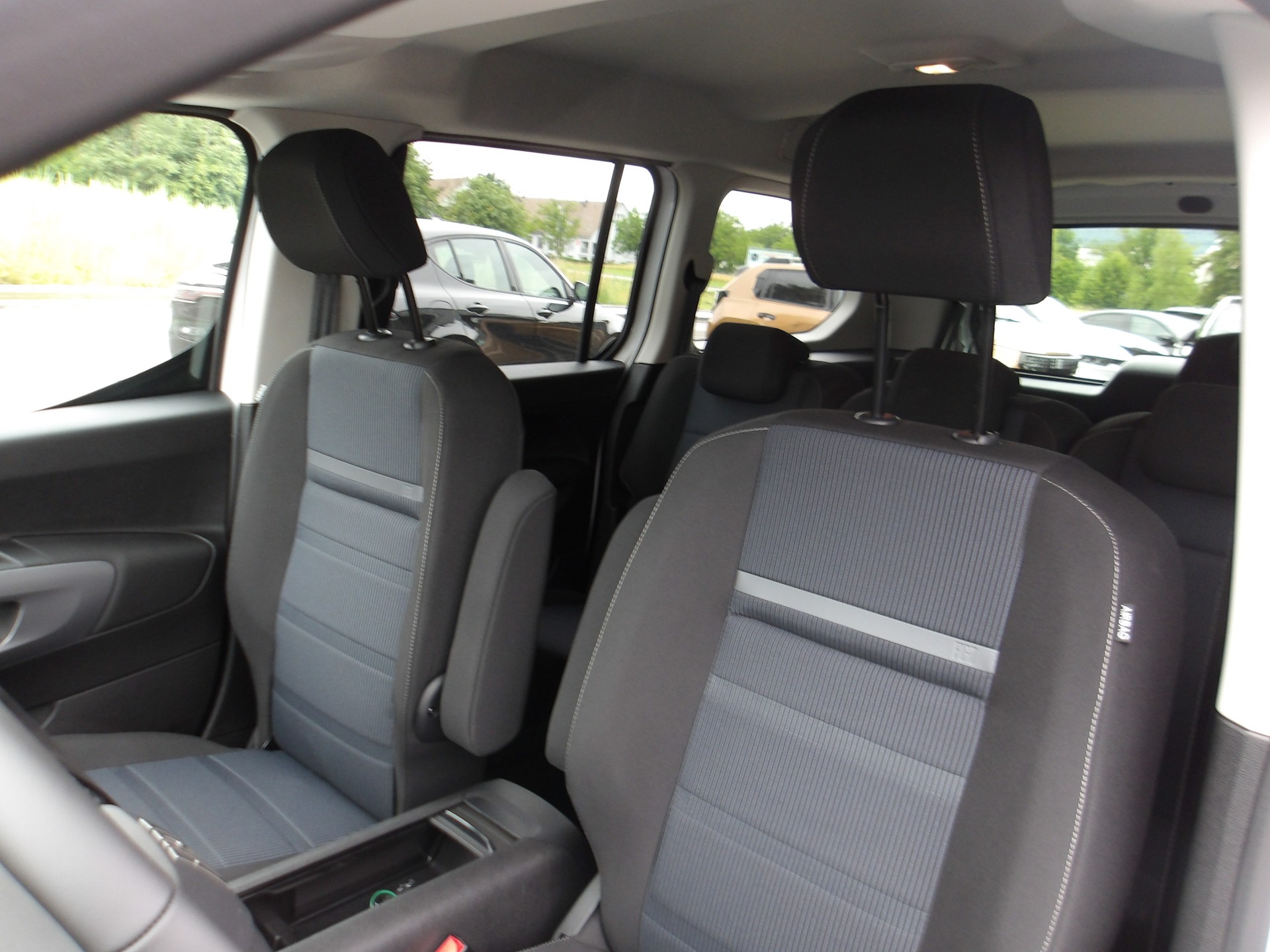 FIAT Qubo L 1.5 TD La Prima 130 PS 7 Plätze-image-8