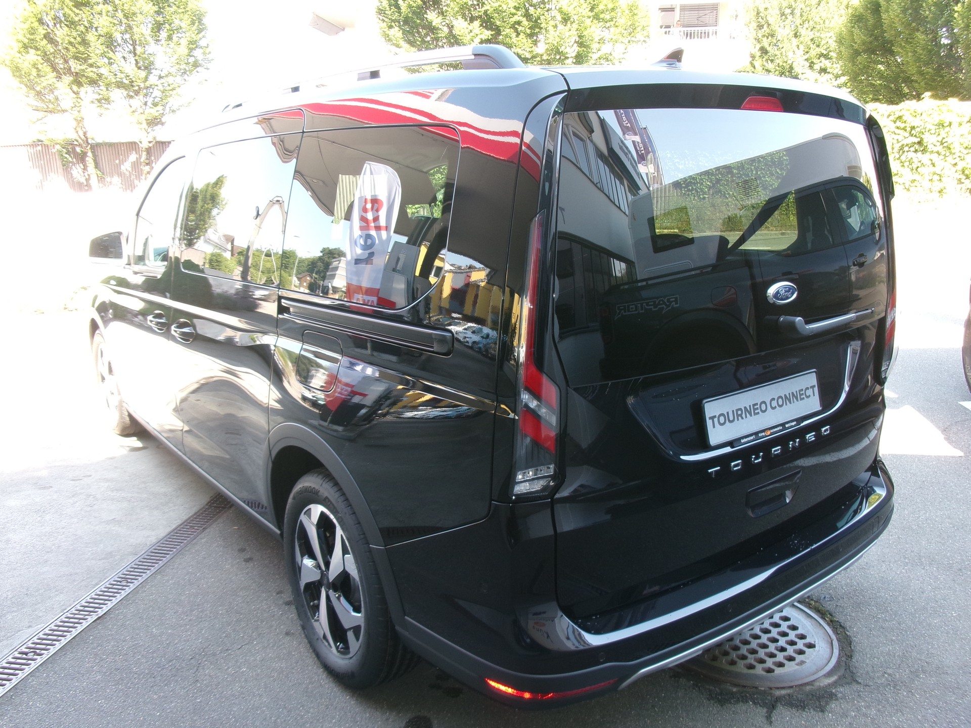 FORD Grand Tourneo Connect 2.0 EcoBlue Active Automat-showroom-element-3