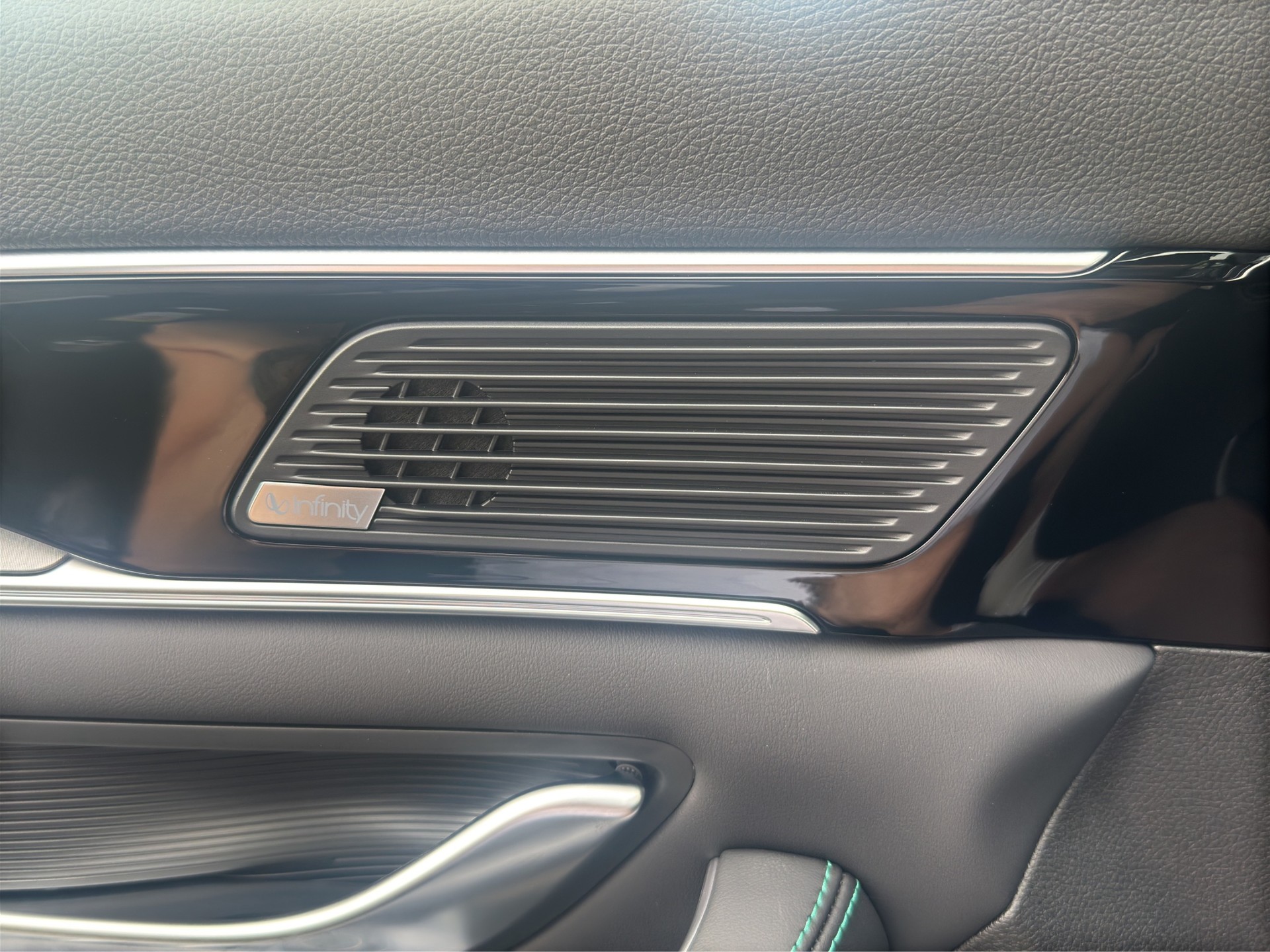 BYD Seal U DM-i Design AWD 4x4-image-27