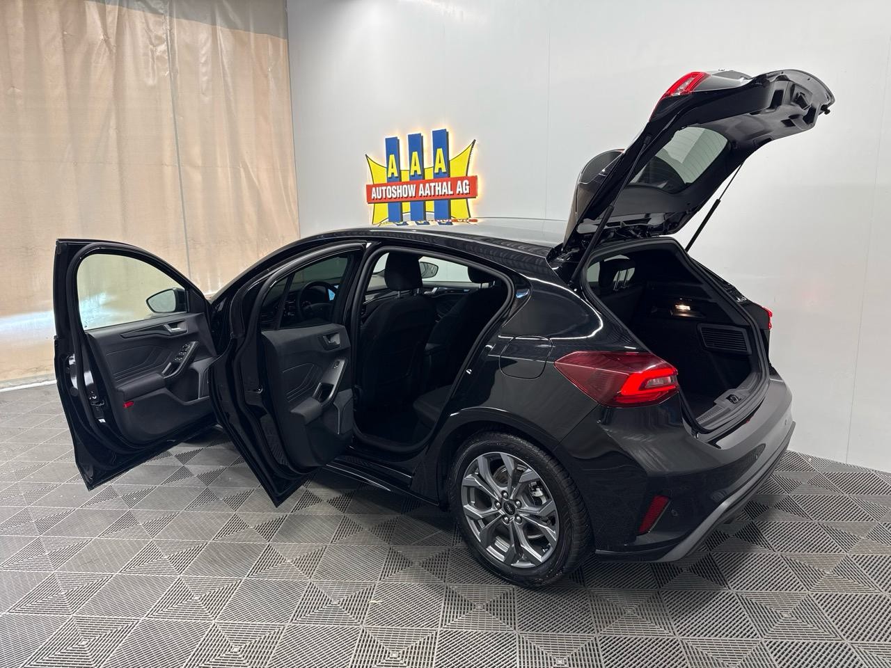 FORD Focus 1.0 MHEV ST-Line Automat-image-11