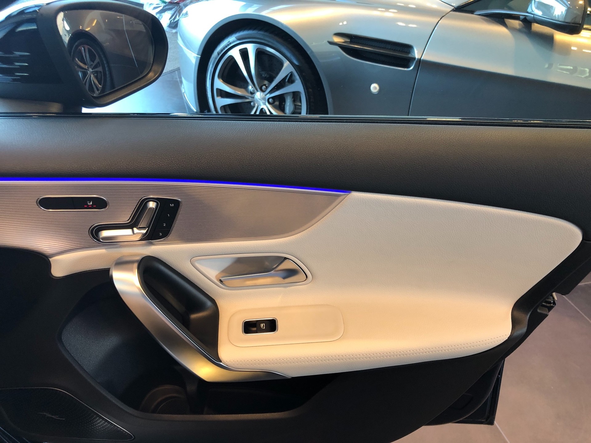 MERCEDES-BENZ A 45 S AMG 4Matic+ Speedshift-image-18