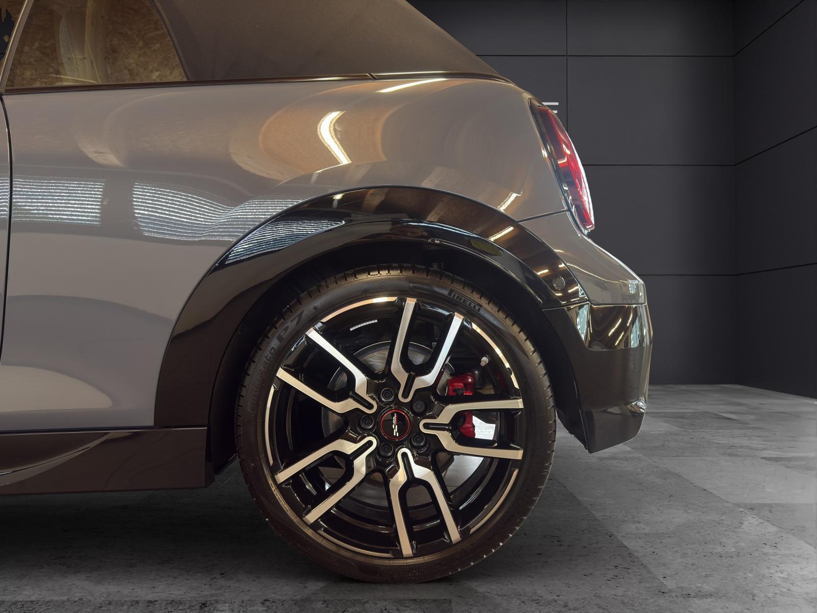 MINI Cabrio F67 2.0i John Cooper Works-image-9