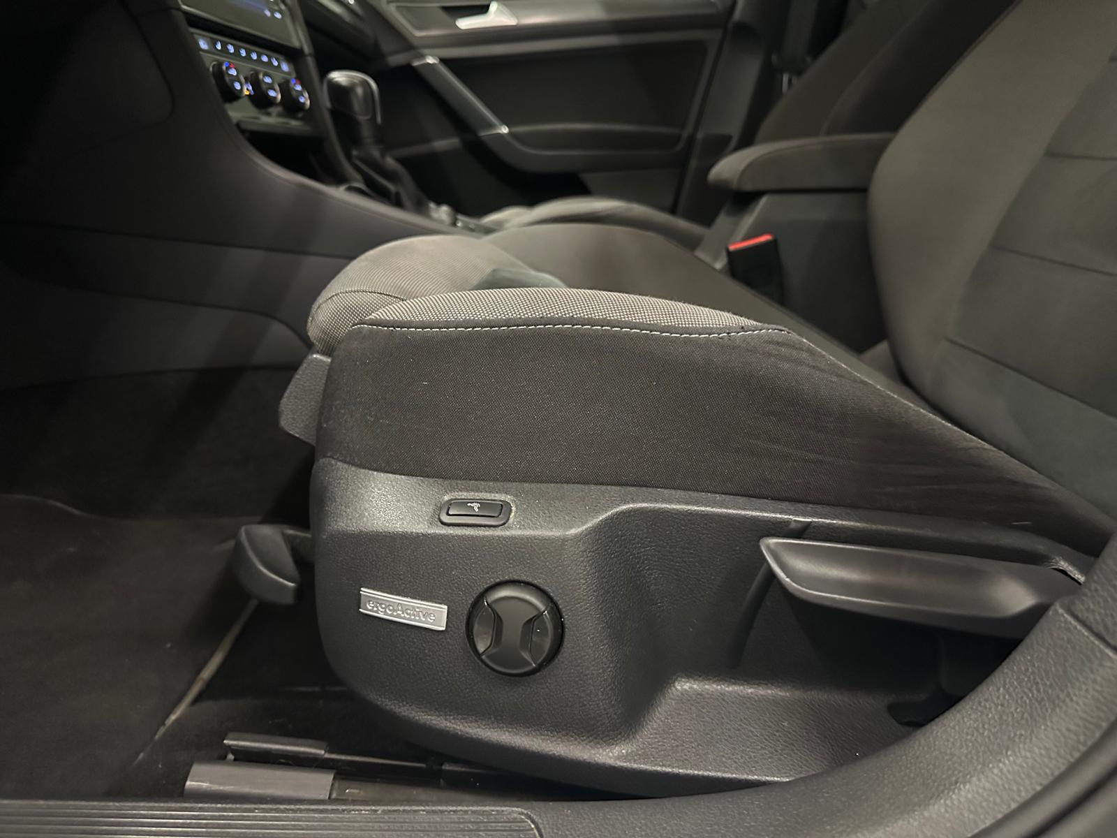VW Golf 1.5 TSI R-LINE Edition 45 DSG-image-24