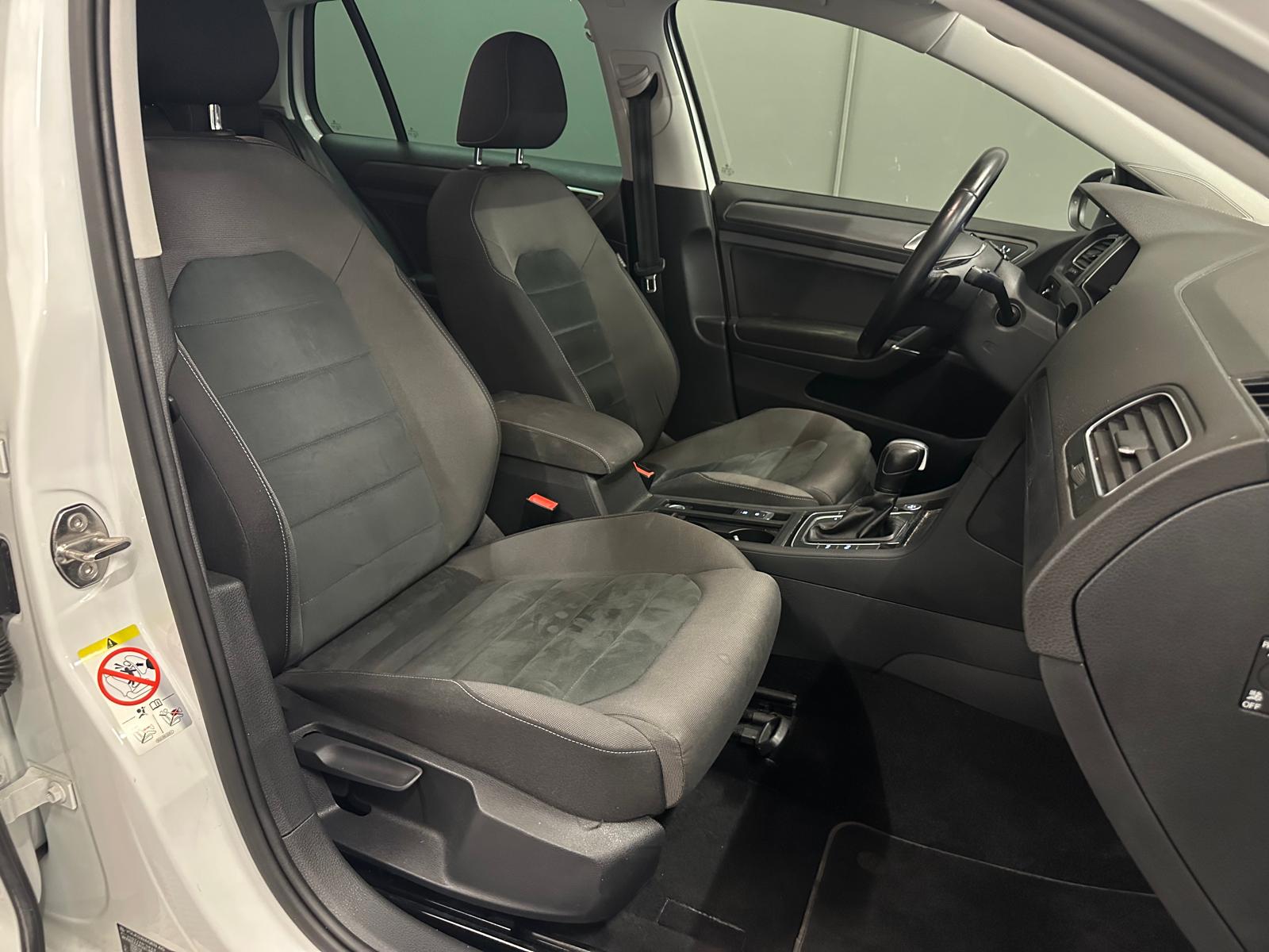 VW Golf 1.5 TSI R-LINE Edition 45 DSG-image-10