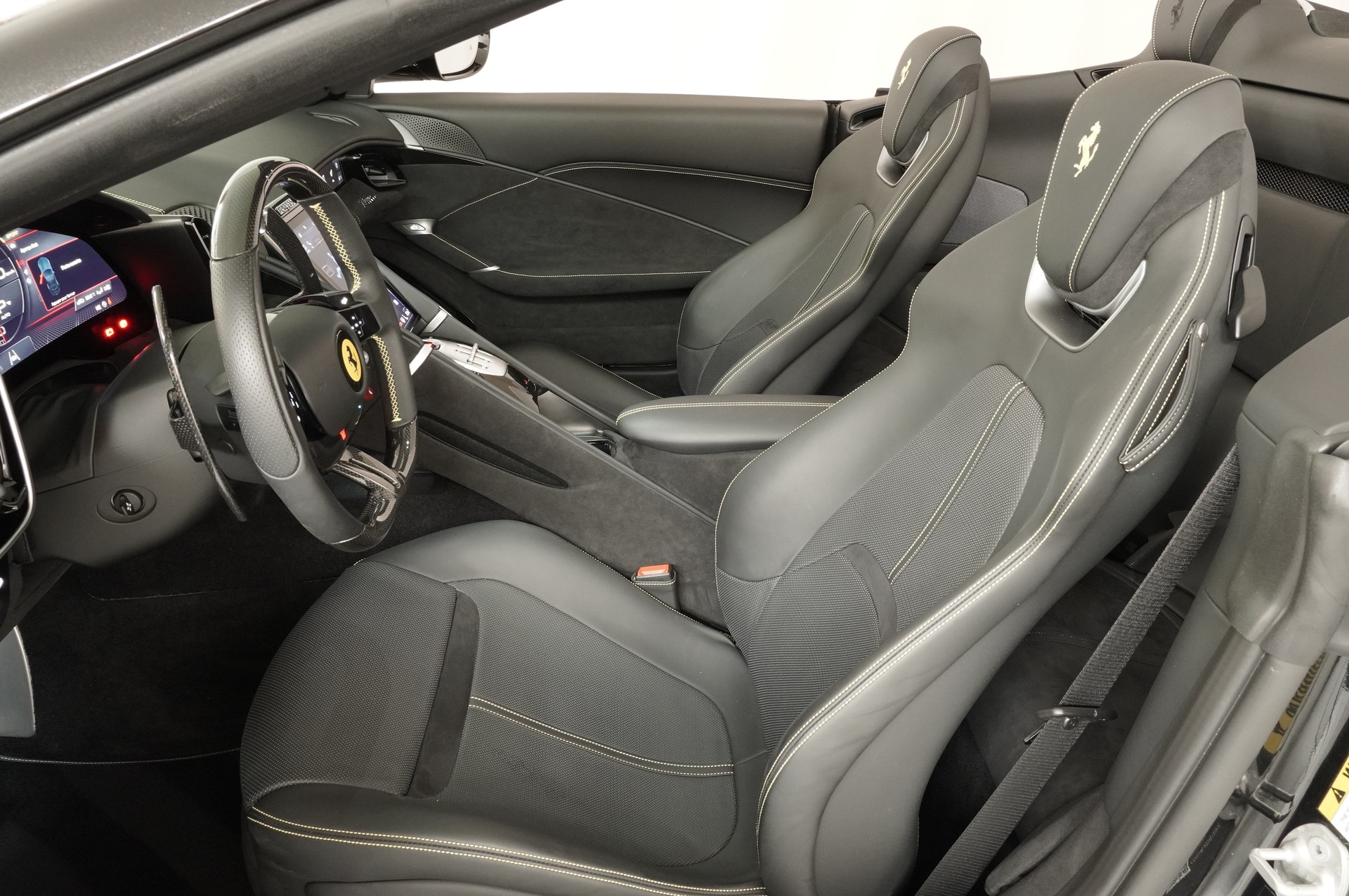 FERRARI Roma 3.9 V8 T Spider-image-12