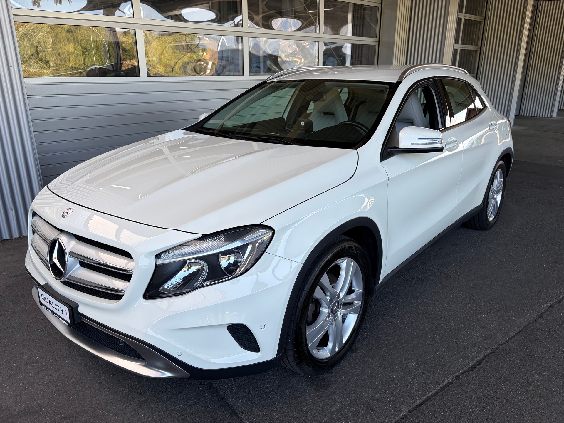 MERCEDES-BENZ GLA 200 Style