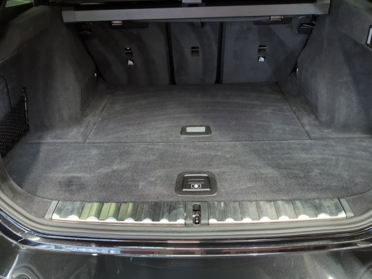 BMW 320d xDr 48V Tour M Sport-image-12
