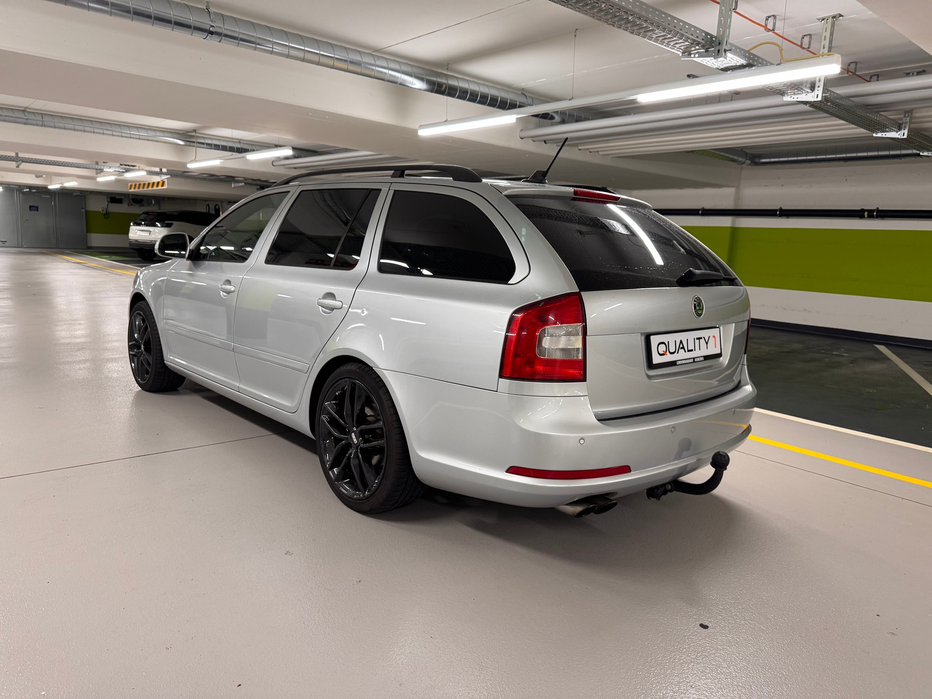 SKODA Octavia Combi 2.0 TSI RS-image-6