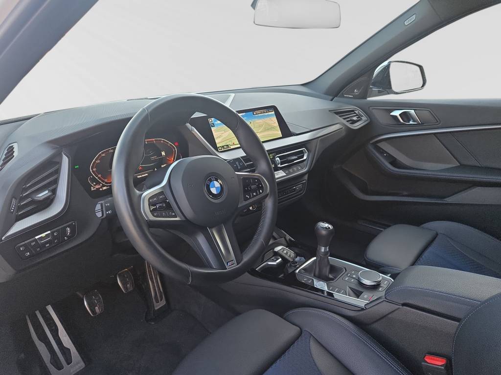 BMW 118d Pure M Sport-image-4