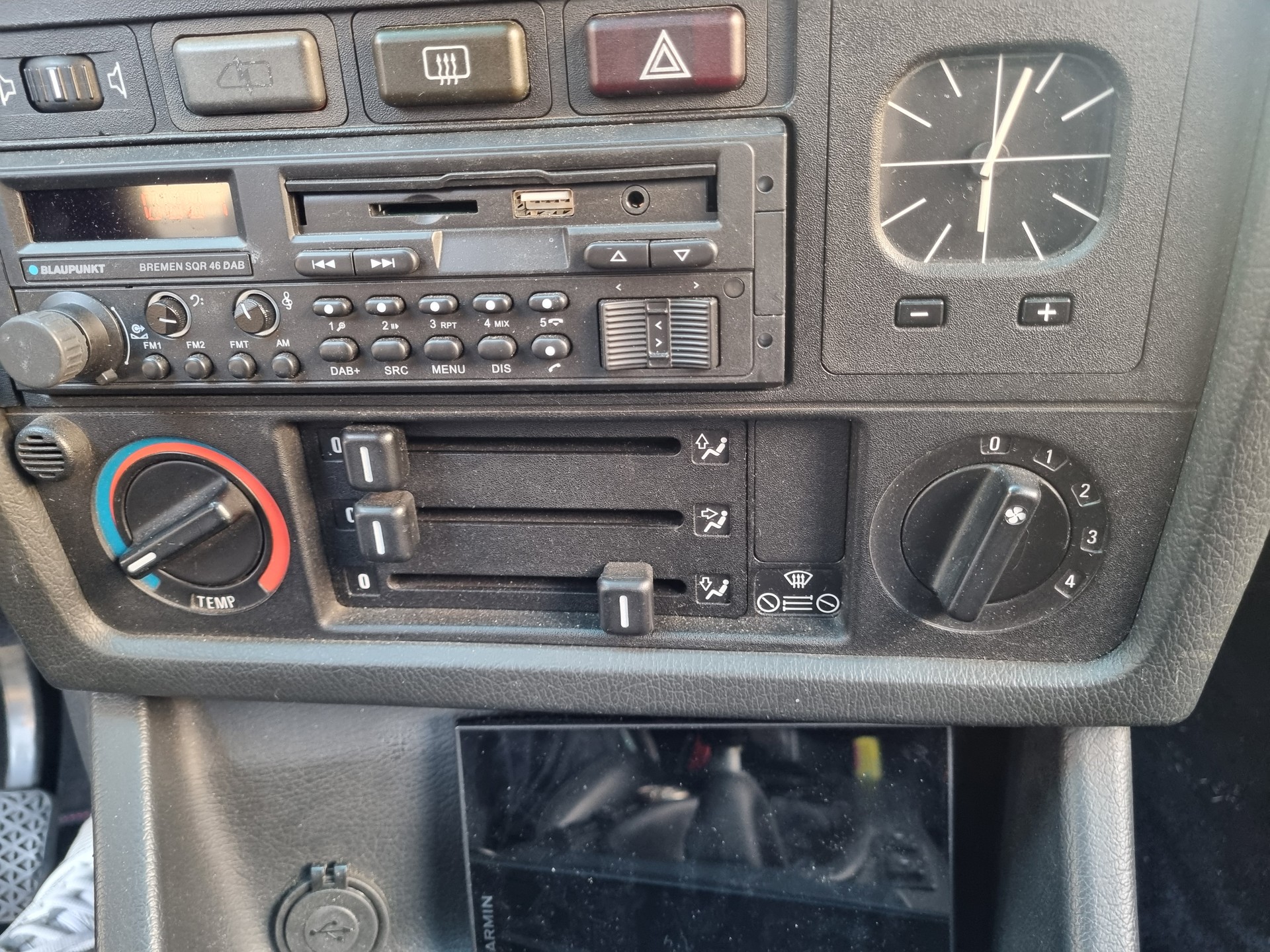 BMW 325 i-image-4